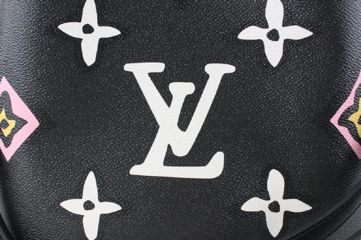 Louis Vuitton Black Monogram Giant Wild at Heart Neonoe MM Drawstring Bucket For Sale 2
