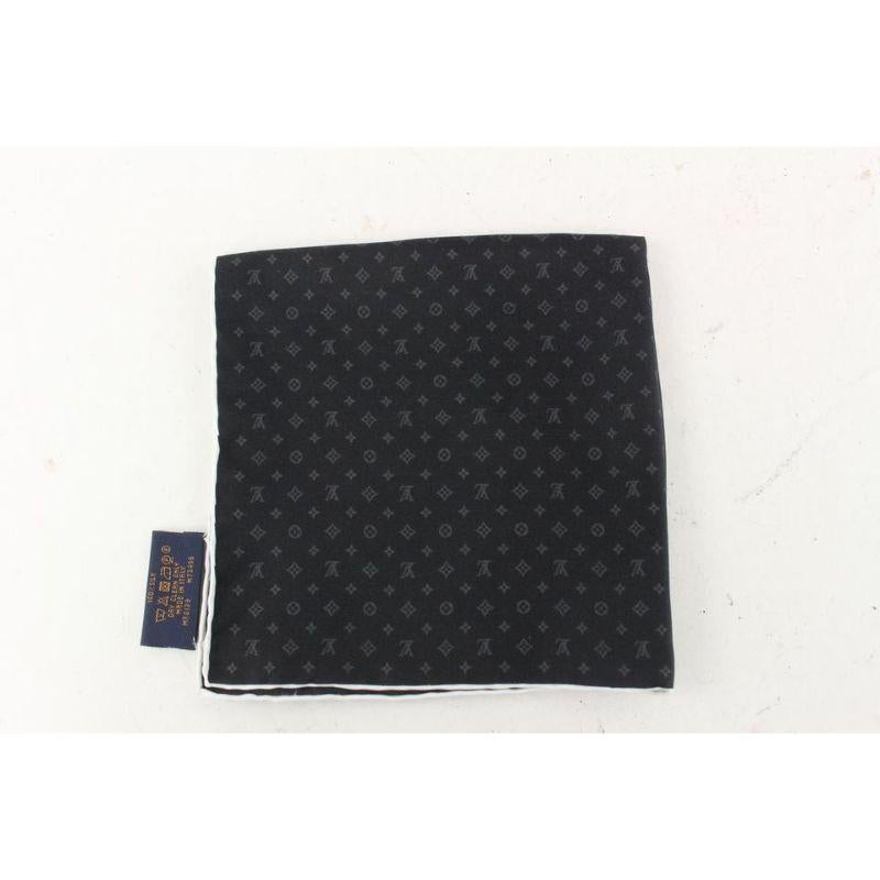 Louis Vuitton - Mouchoir à main noir avec monogramme 39lvs625 Pour femmes en vente
