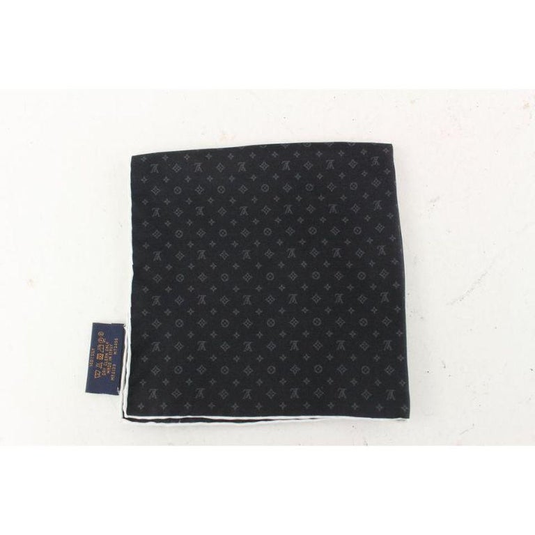Louis Vuitton Black Monogram Handerkchief 39lvs625 For Sale at 1stDibs