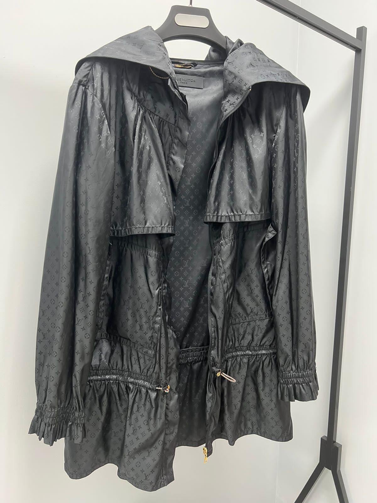 Louis Vuitton Black Monogram Jacket.

In pre loved good condition. 