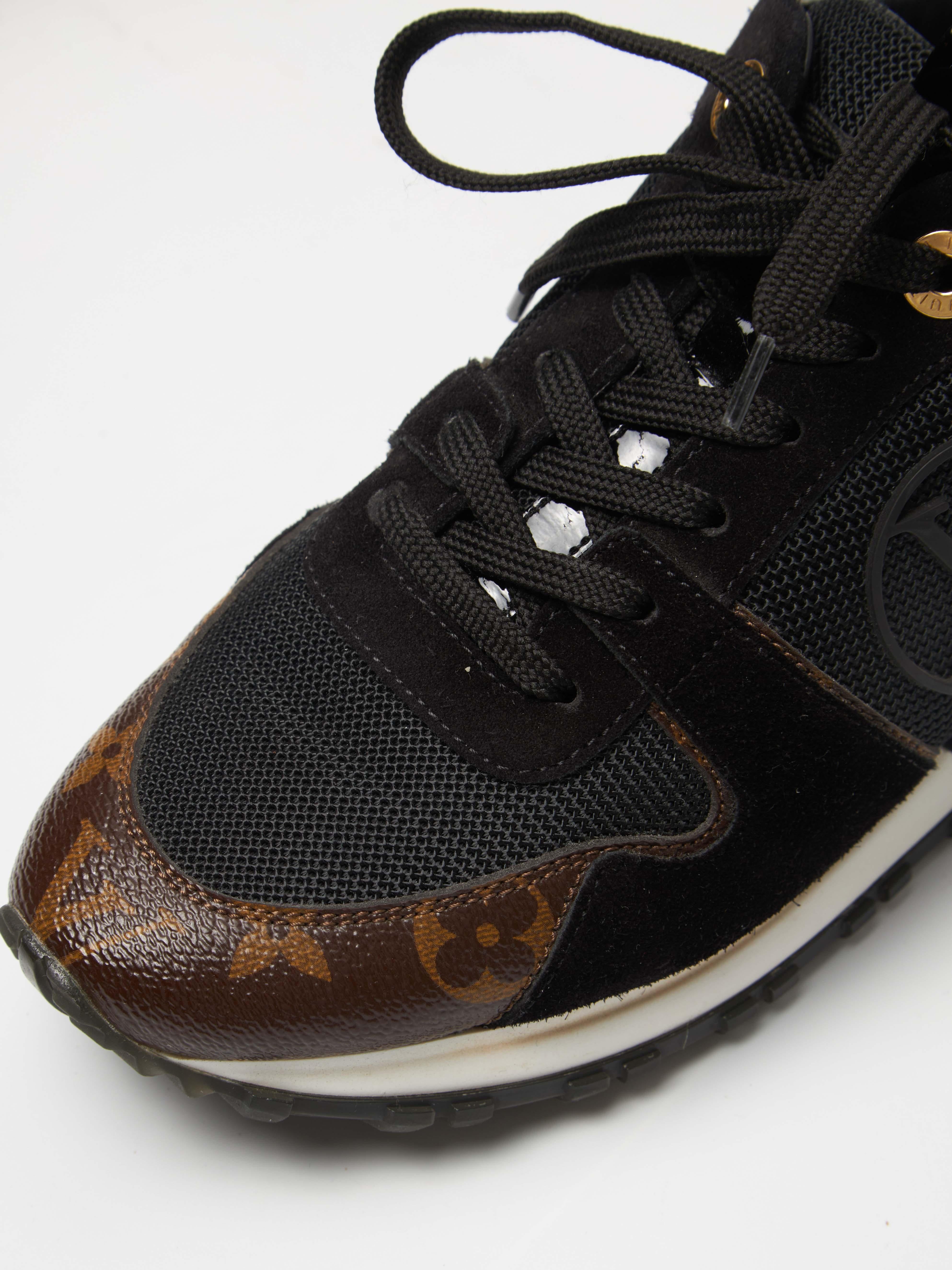 Louis Vuitton  Black Monogram Leather Sneakers  In New Condition For Sale In Dover, DE