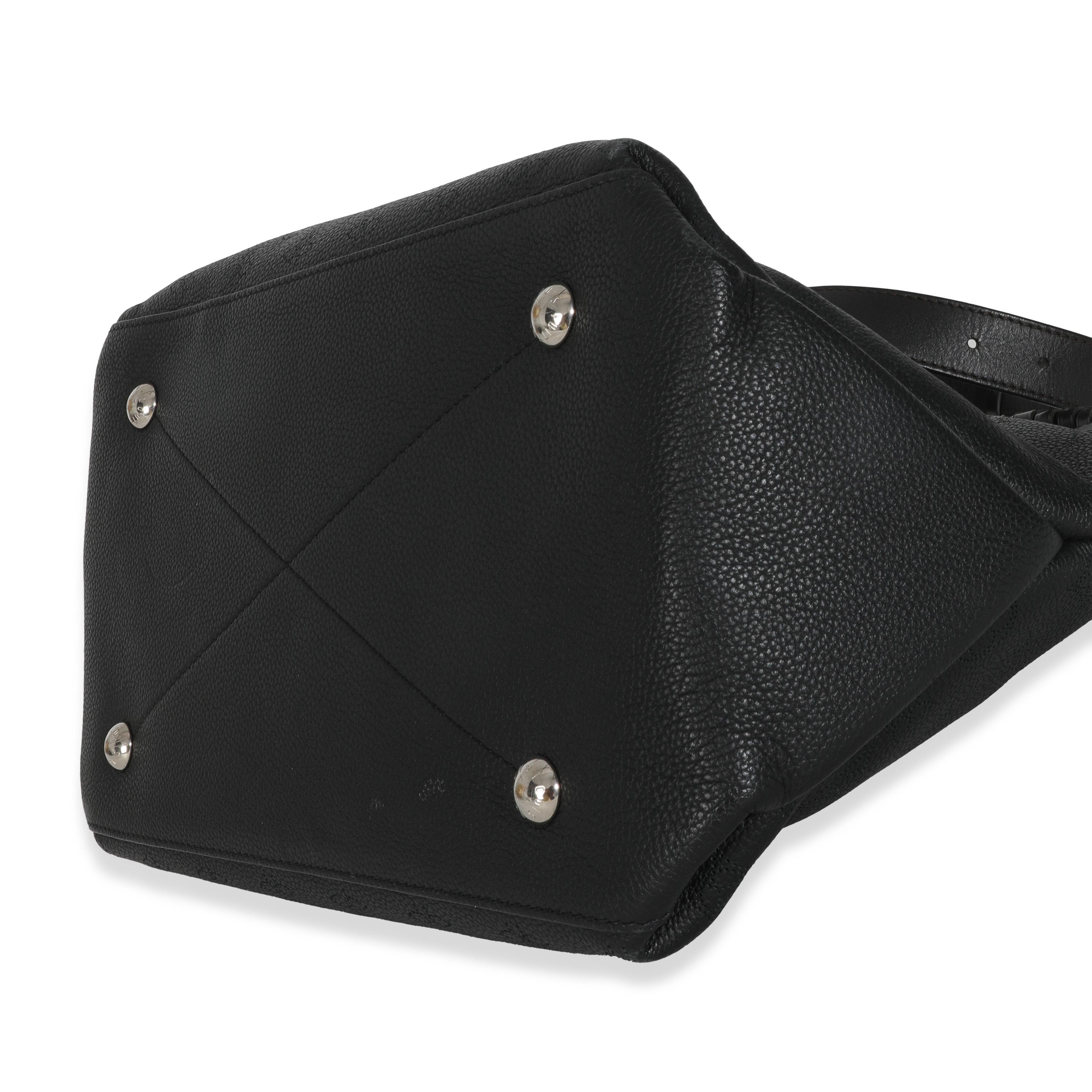 Louis Vuitton Noir Monogram Mahina Beaubourg Hobo MM en vente 1