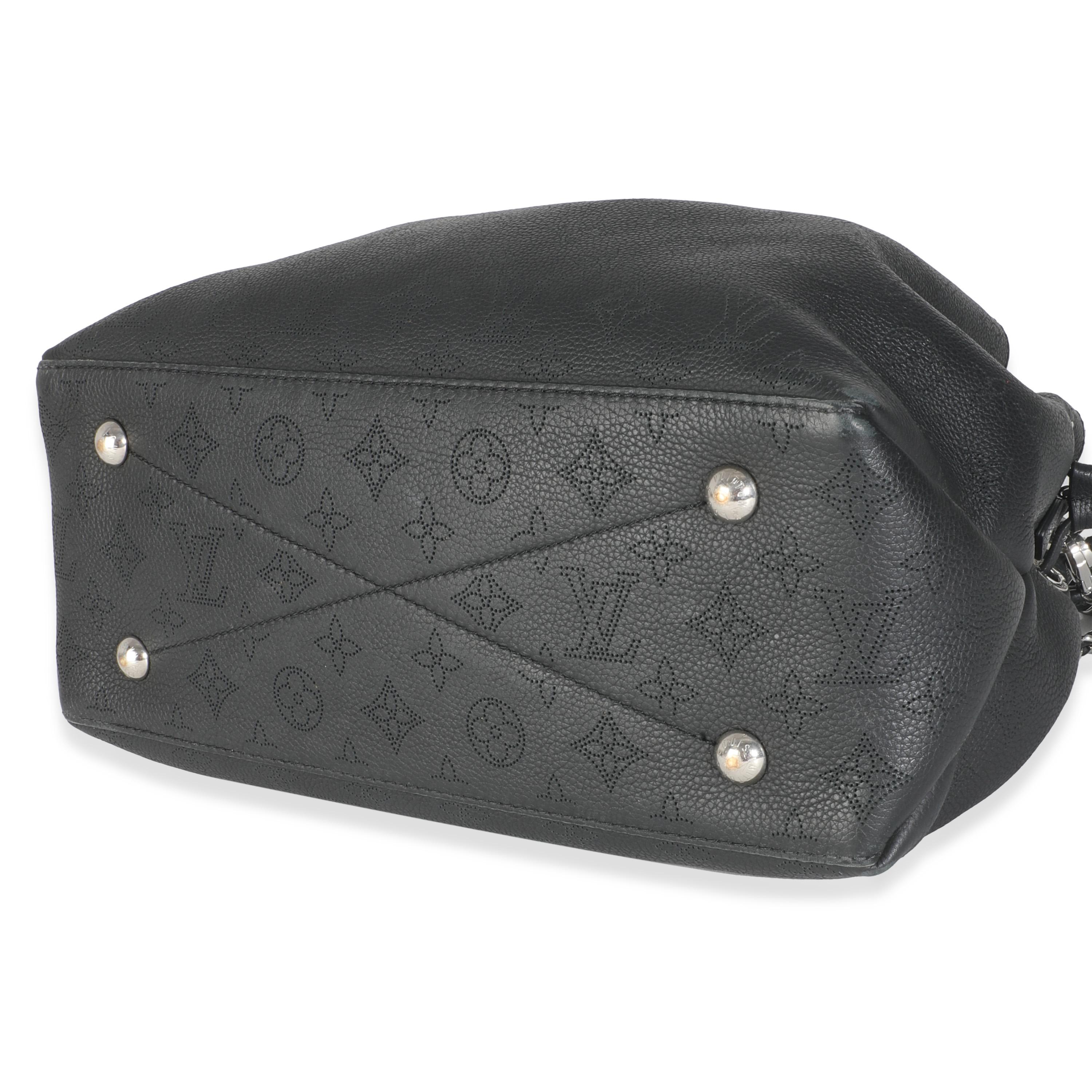 Louis Vuitton - Tote nera Monogram Mahina Bella in vendita 2