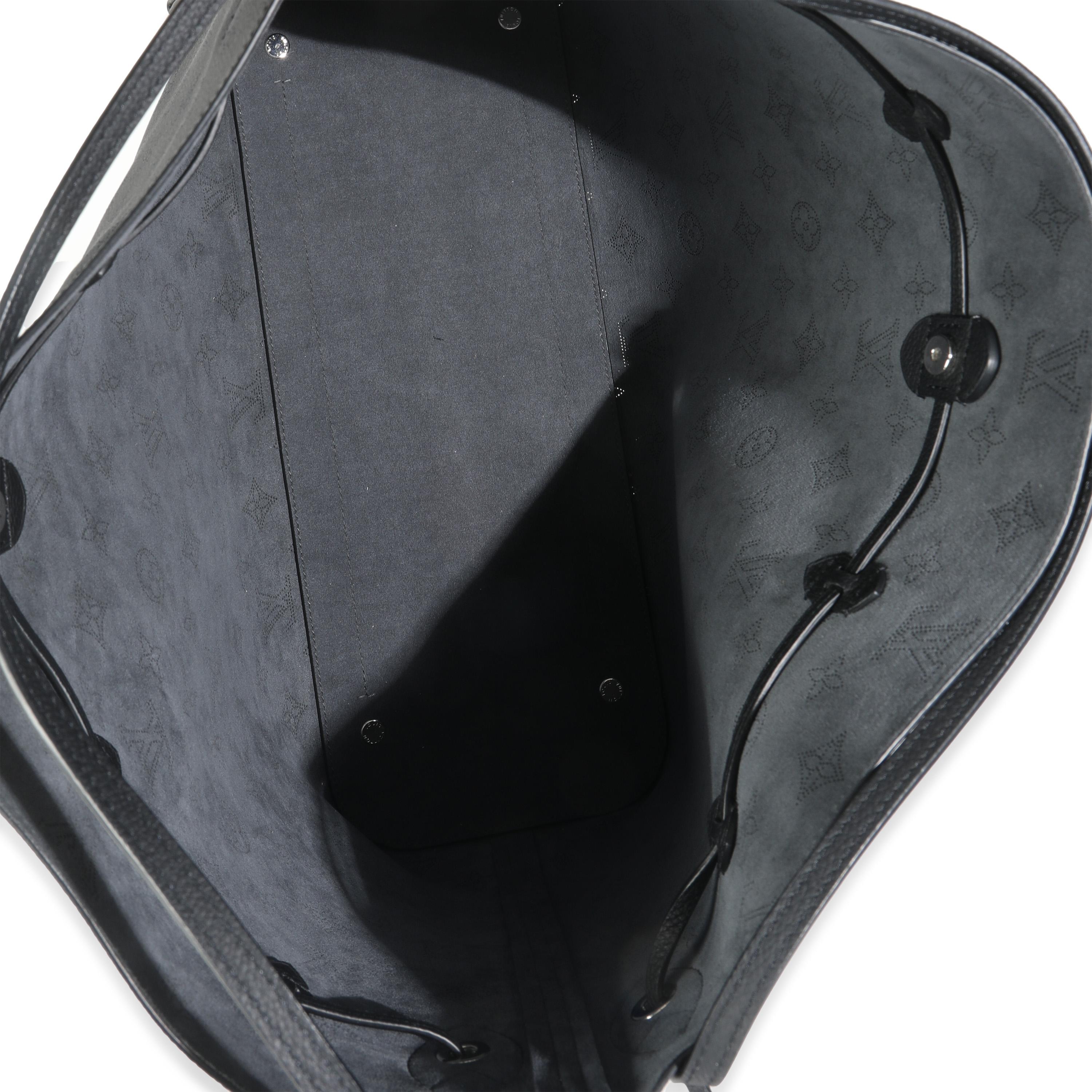 Louis Vuitton Black Monogram Mahina Boundless For Sale 2