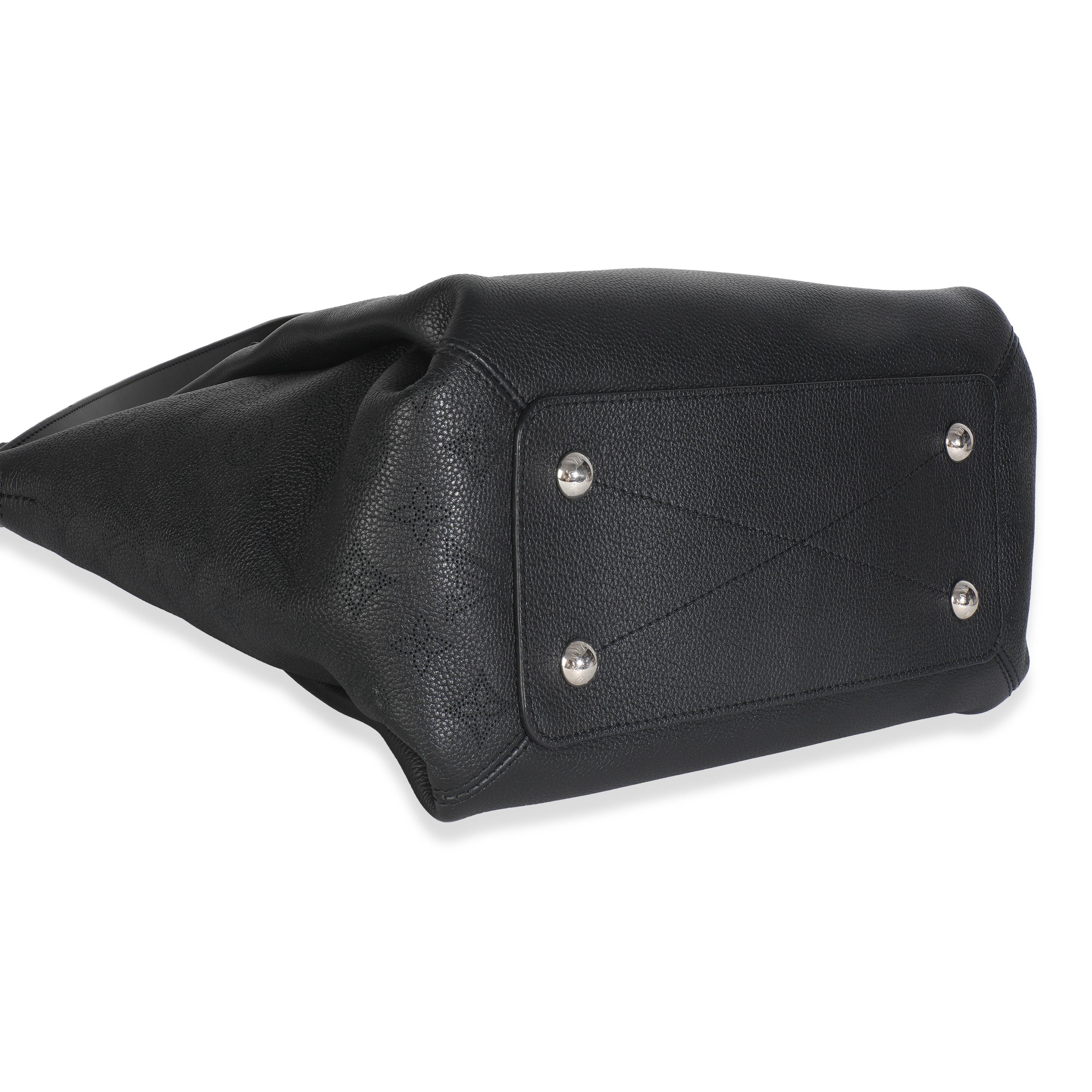 Louis Vuitton Black Monogram Mahina Haumea Bag Pour femmes en vente