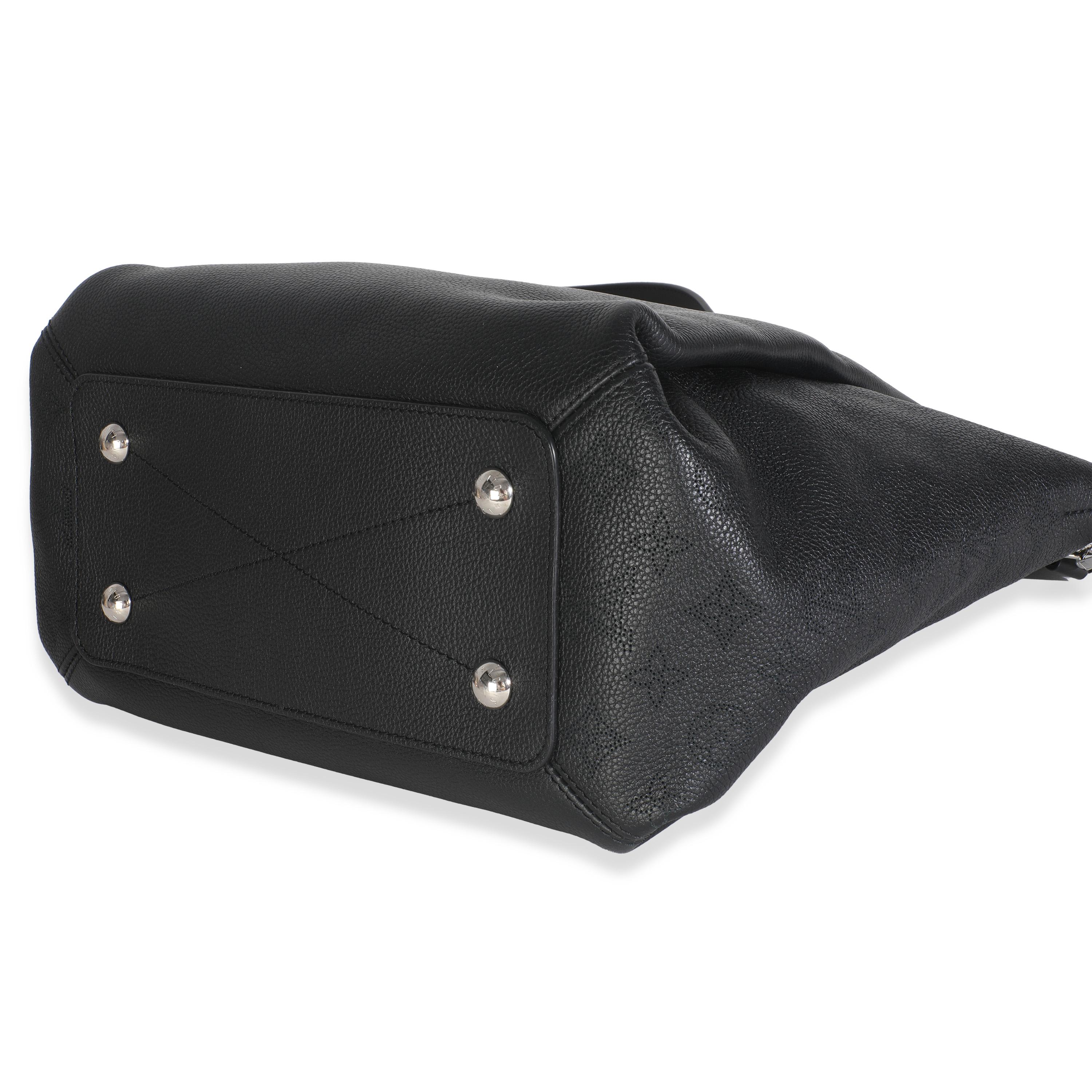 Louis Vuitton Black Monogram Mahina Haumea Bag en vente 2