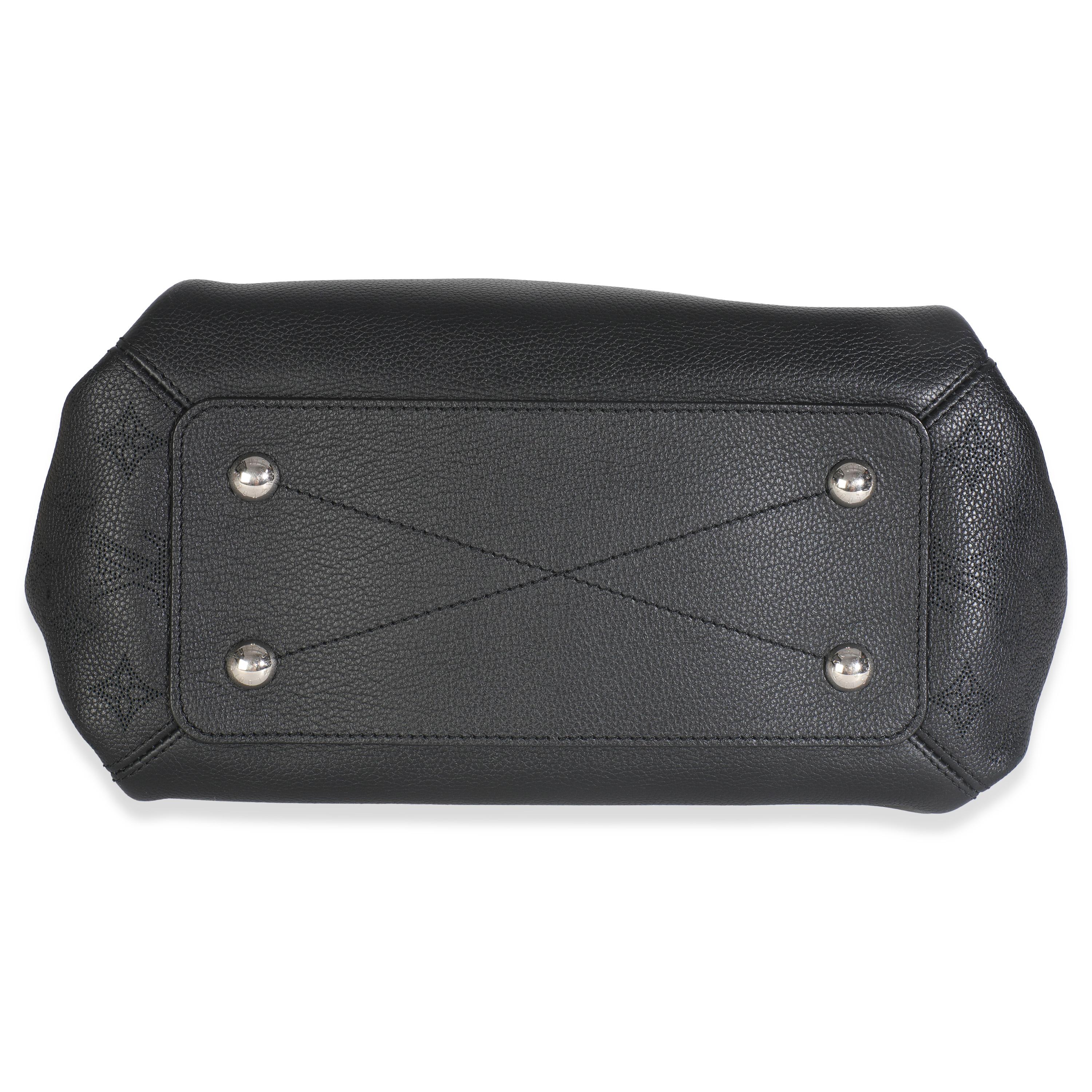 Louis Vuitton Black Monogram Mahina Haumea Bag en vente 3
