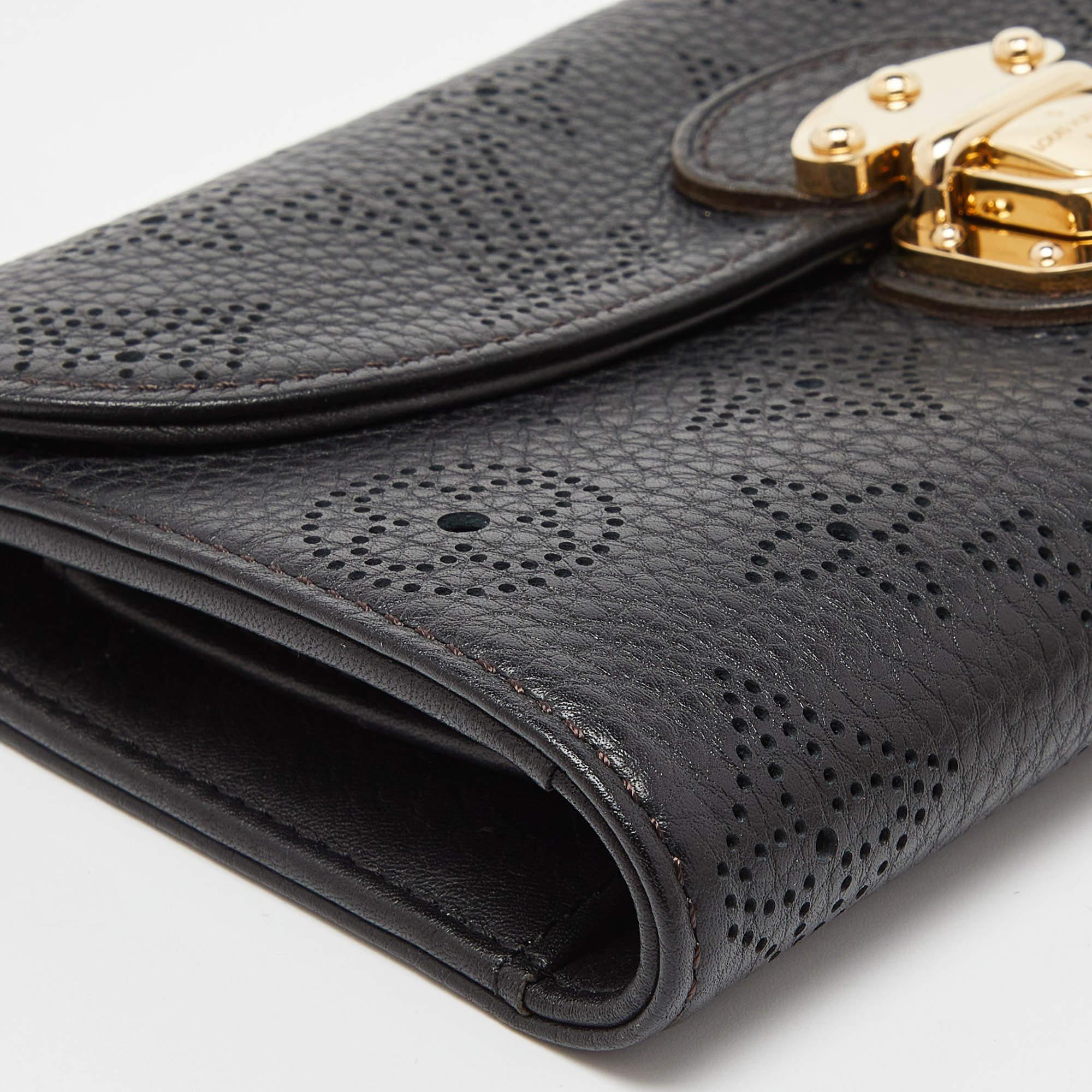 Louis Vuitton Black Monogram Mahina Leather Amelia Wallet 1