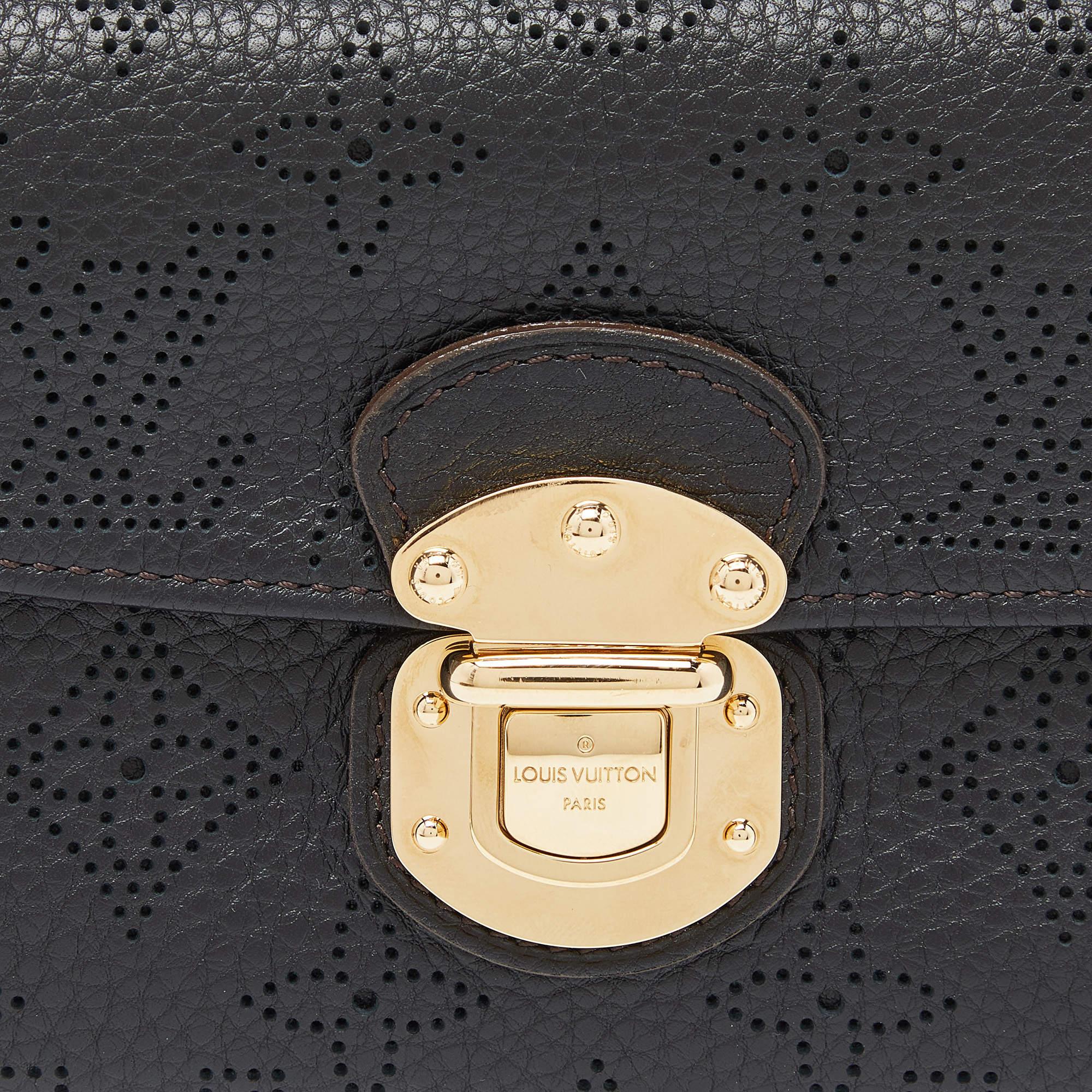 Louis Vuitton Black Monogram Mahina Leather Amelia Wallet 5