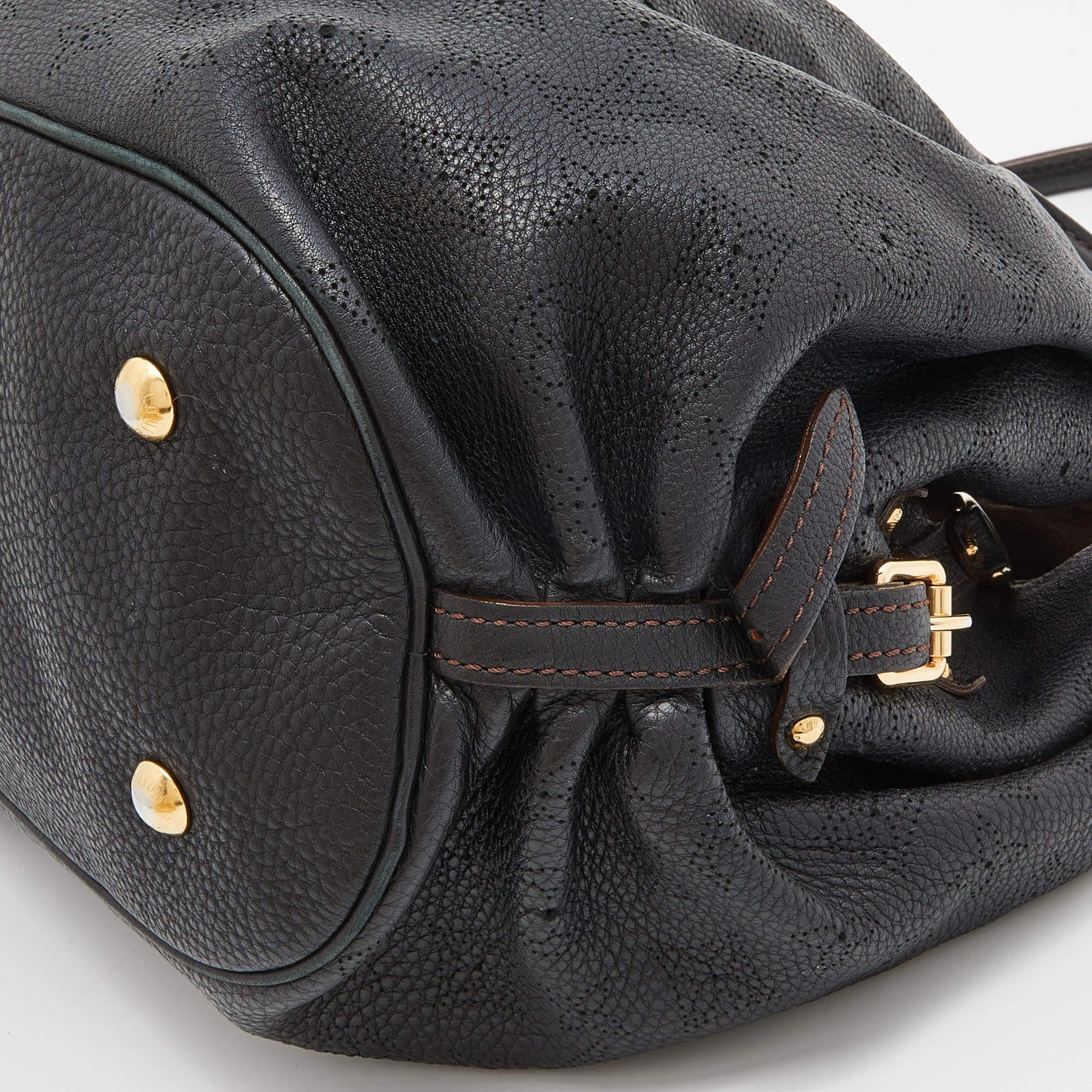 Louis Vuitton Black Monogram Mahina Leather L Bag For Sale 7