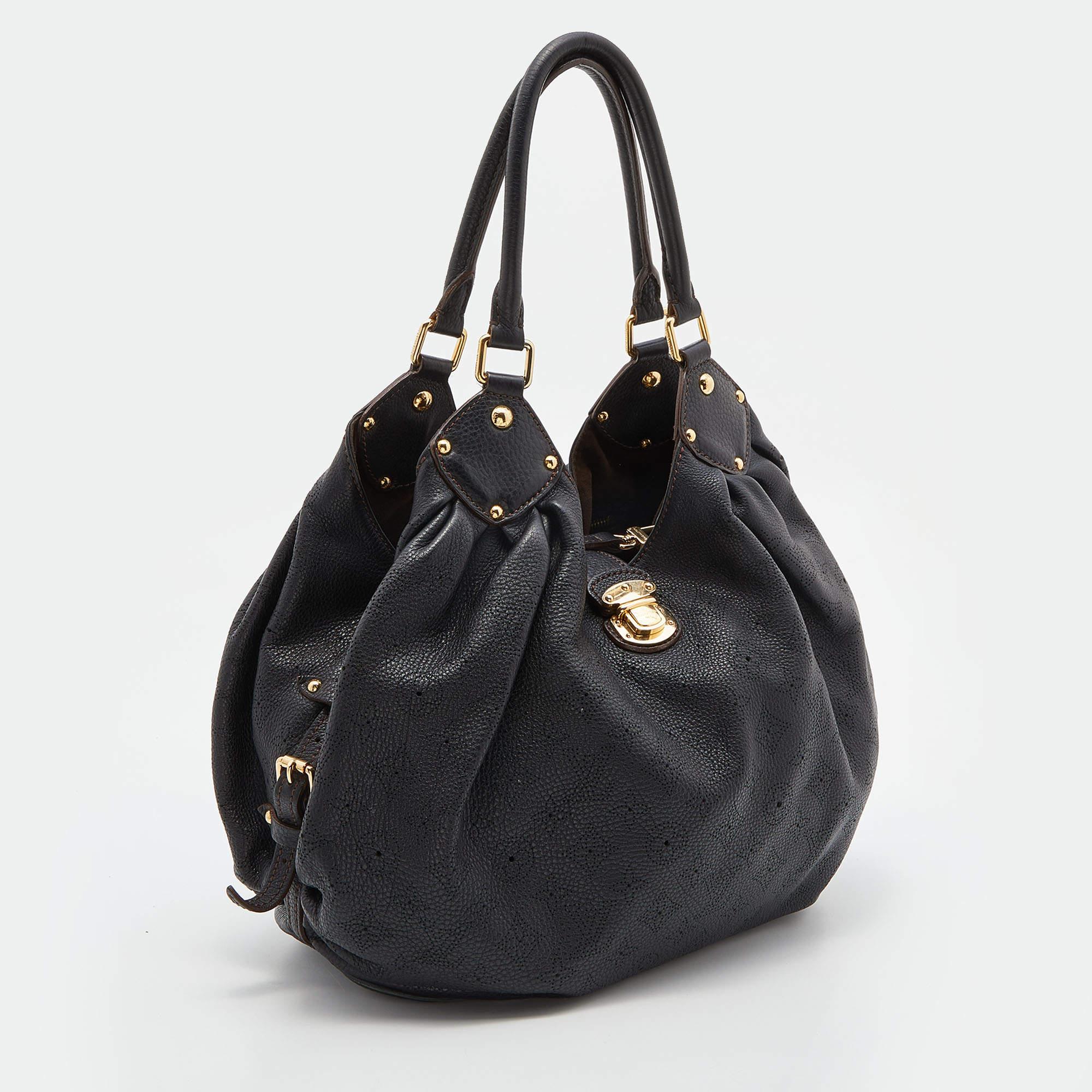 Women's Louis Vuitton Black Monogram Mahina Leather L Bag For Sale