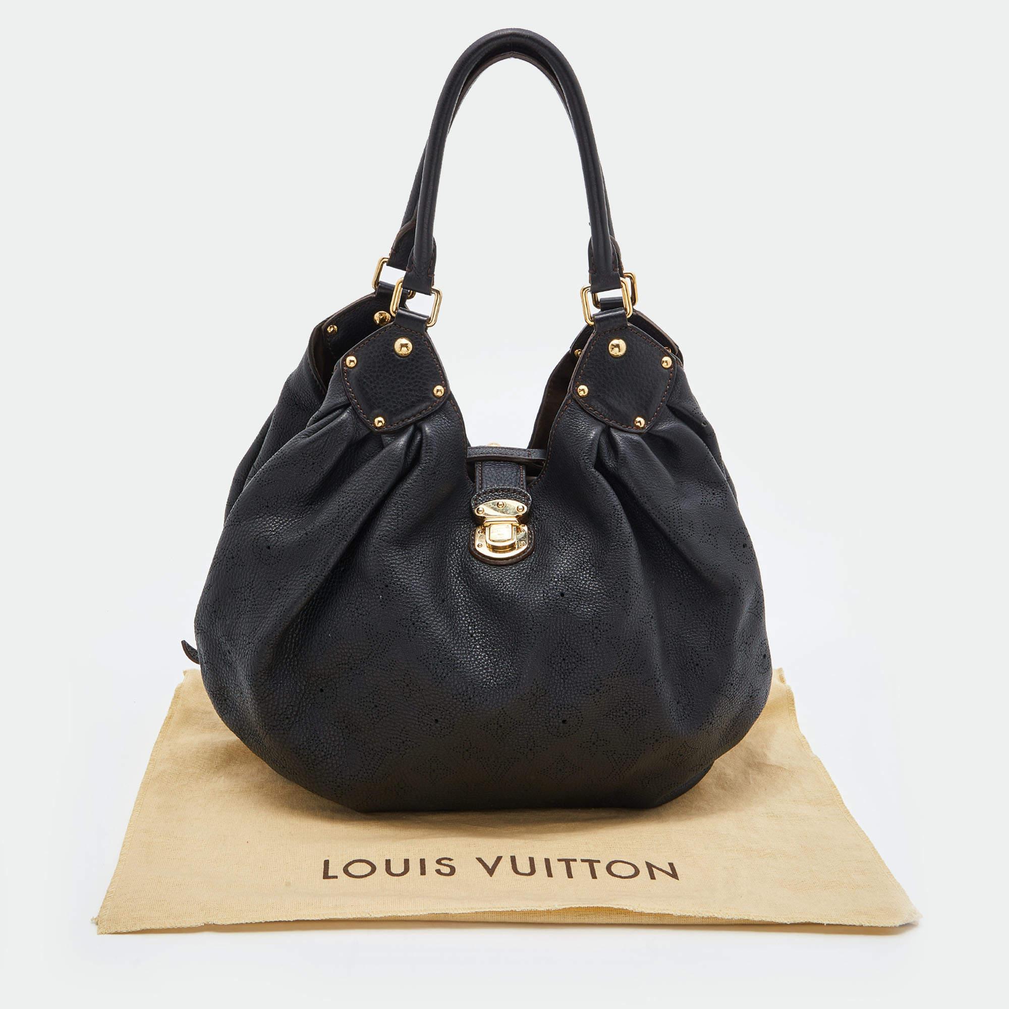 Louis Vuitton Black Monogram Mahina Leather L Bag For Sale 3