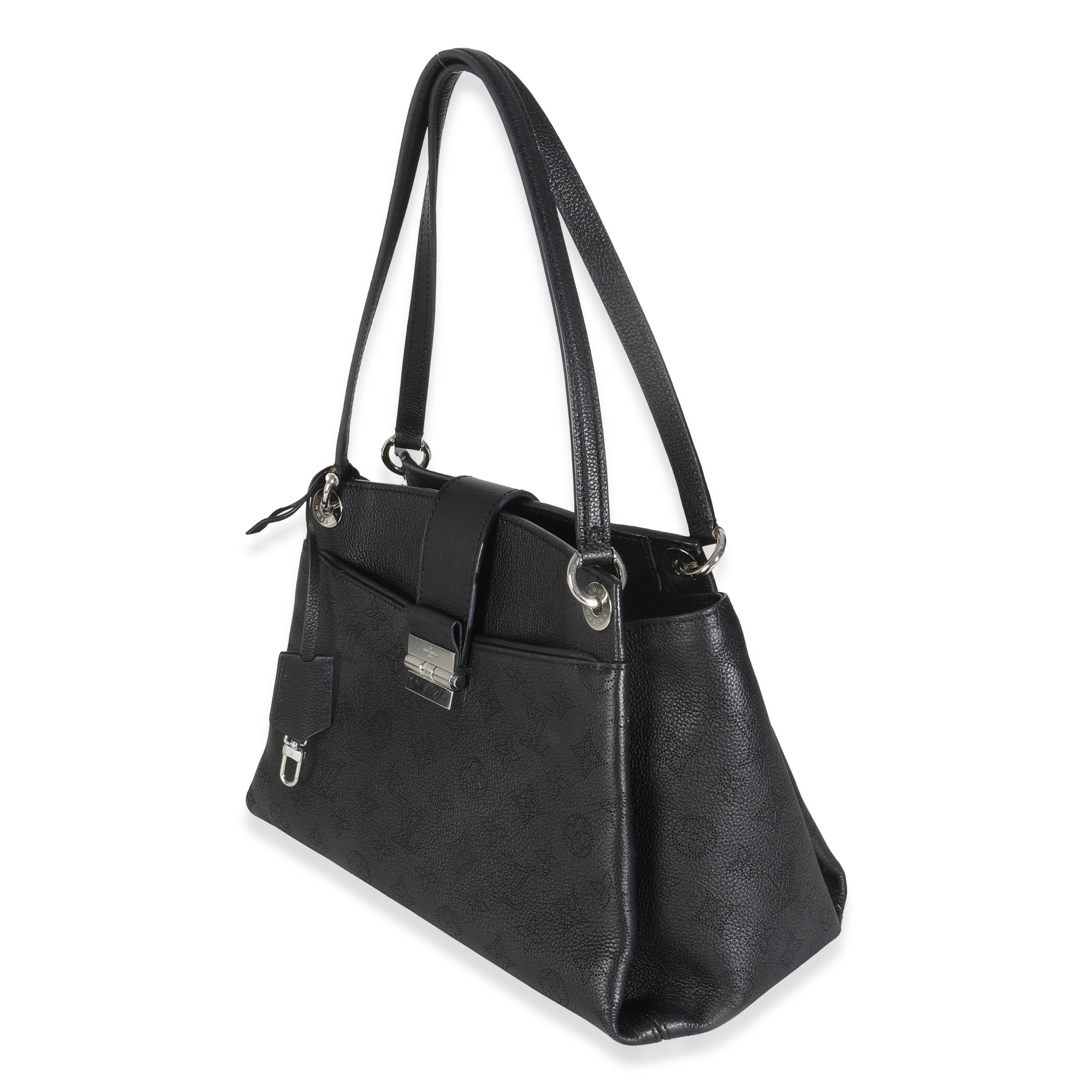 Louis Vuitton Schwarz Monogram Mahina Sèvres Tasche für Damen oder Herren im Angebot