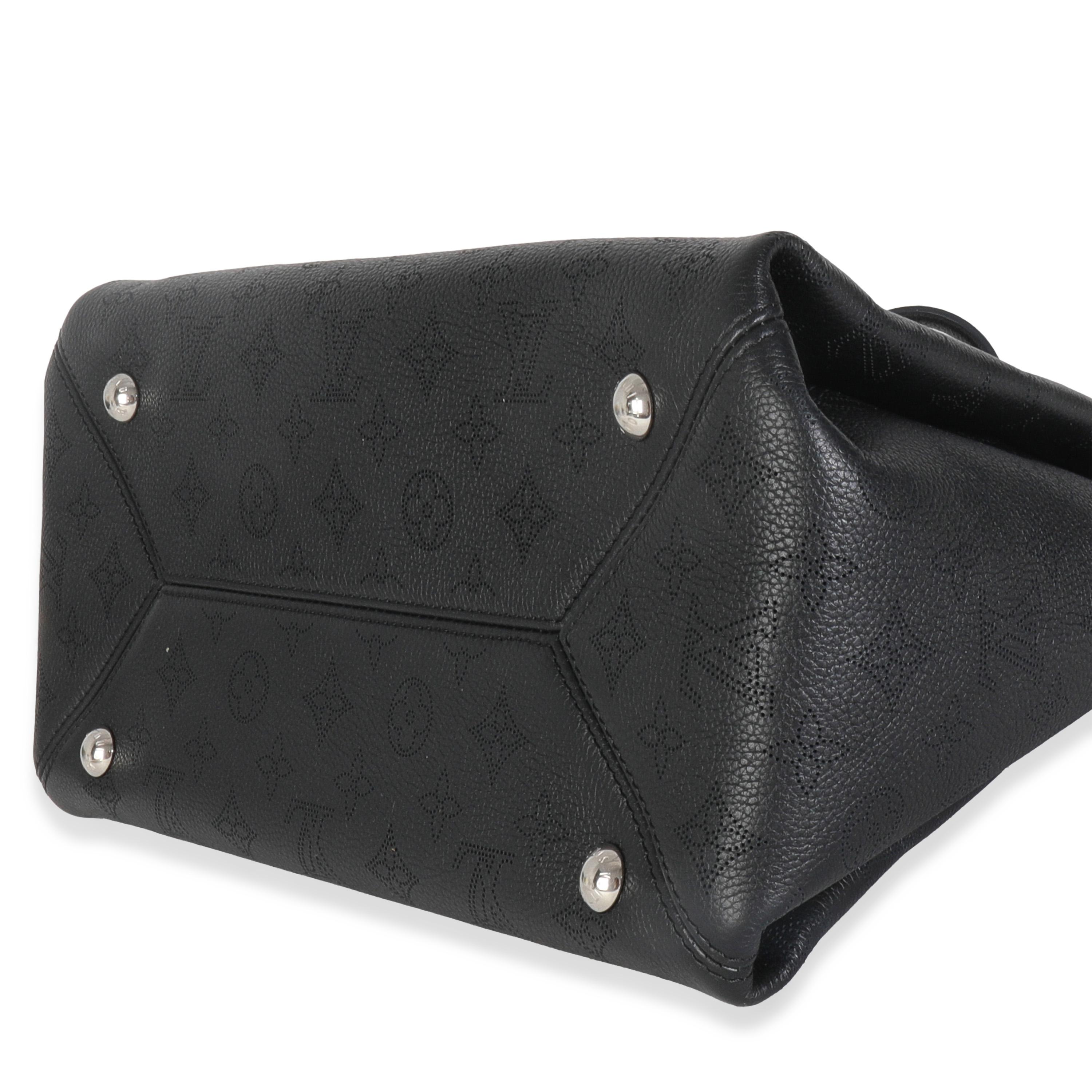 Louis Vuitton Schwarz Monogram Mahina Sèvres Tasche im Angebot 3