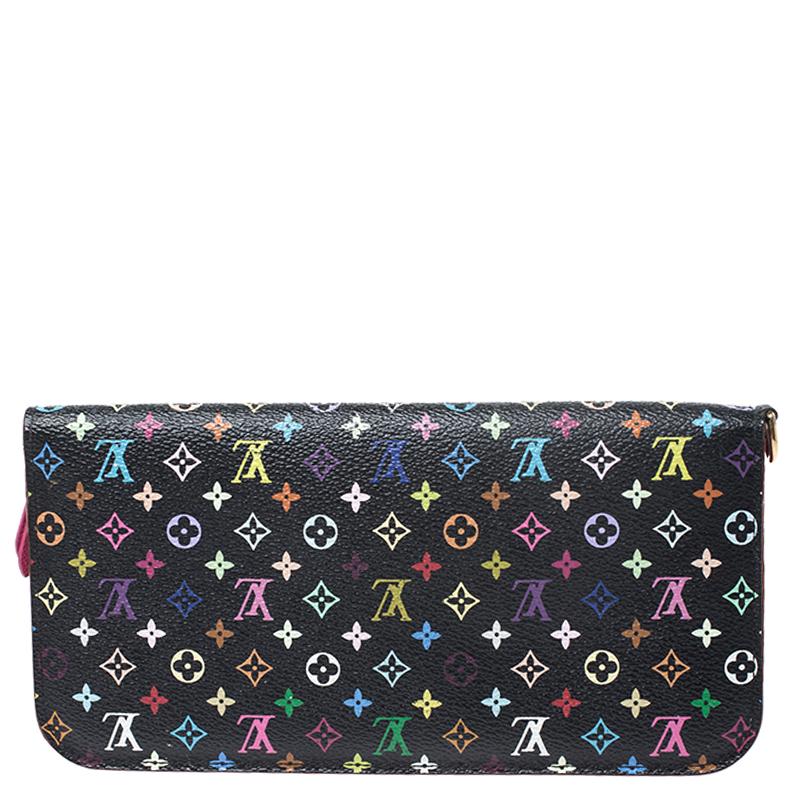 A wallet should not only be good-looking but also functional, just like this pretty Insolite from Louis Vuitton. Crafted in Spain, this gorgeous number flaunts the signature Monogram on the exterior and snap buttons that reveal multiple slots and