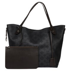 Louis Vuitton Monogram nero traforato in pelle di Mahina e pelle di vitello marrone Hina MM