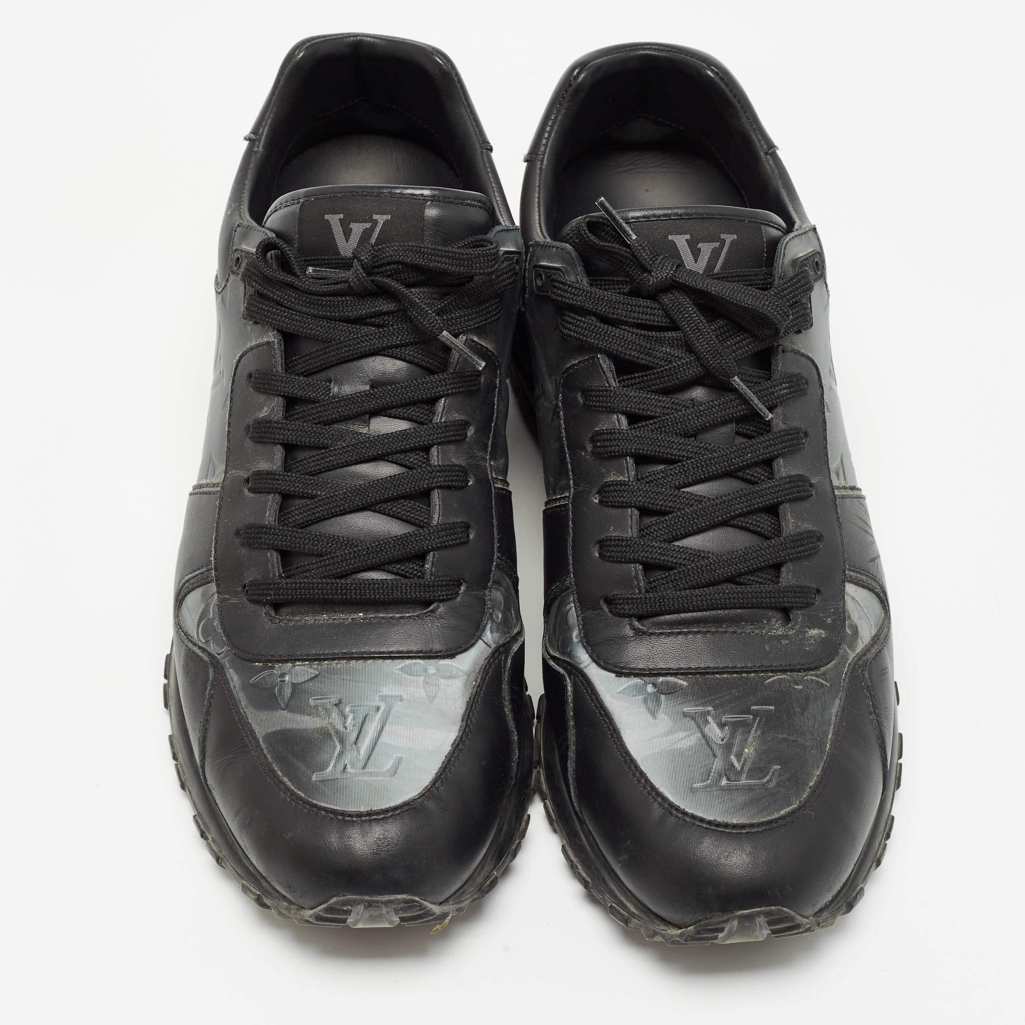 Coming in a classic silhouette, these designer sneakers are a seamless combination of luxury, comfort, and style. These sneakers are finished with signature details and comfortable insoles.

Includes
Original Dustbag