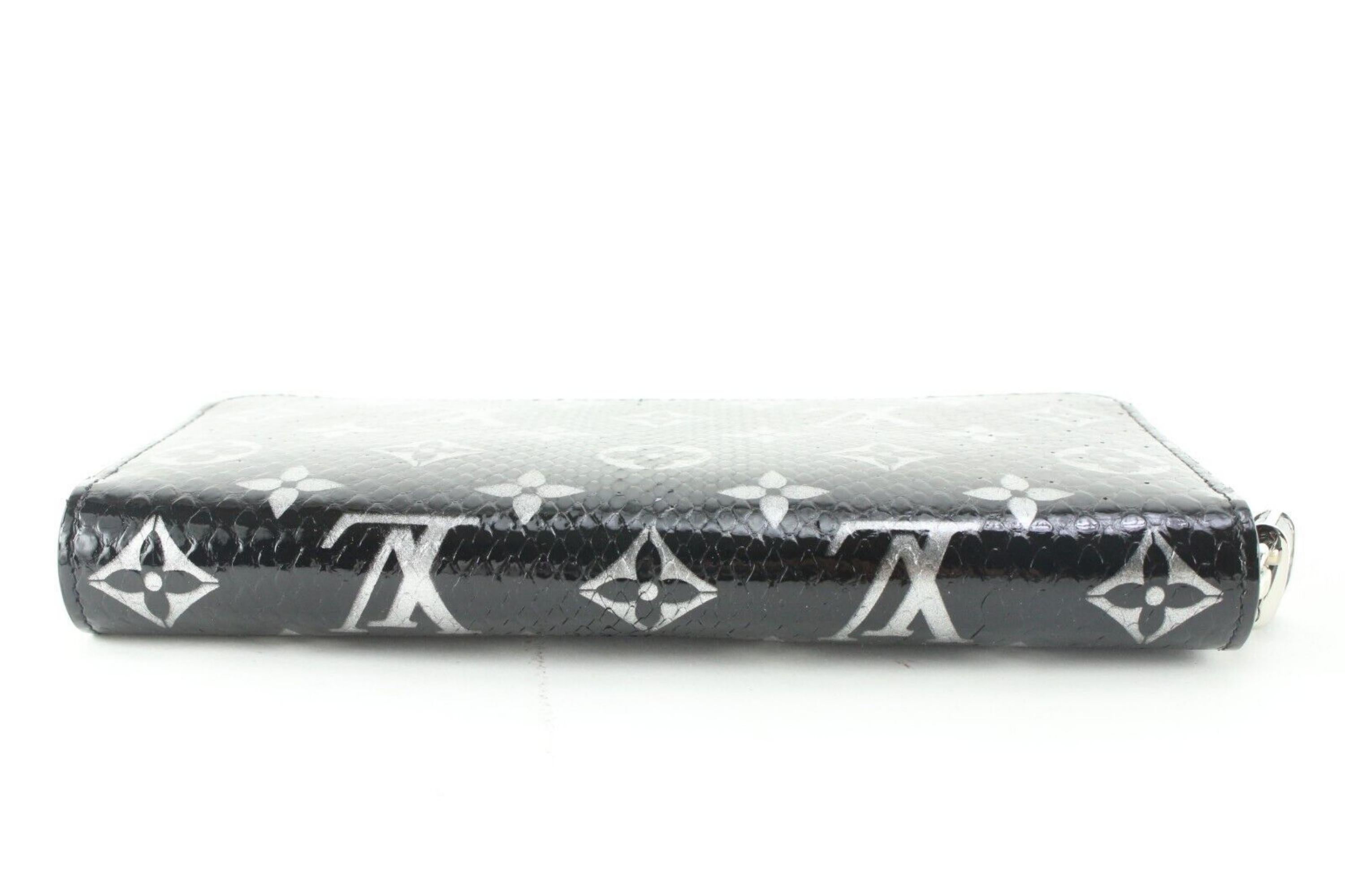 Louis Vuitton Black Monogram Python Zippy Wallet 3LK0223 For Sale 2