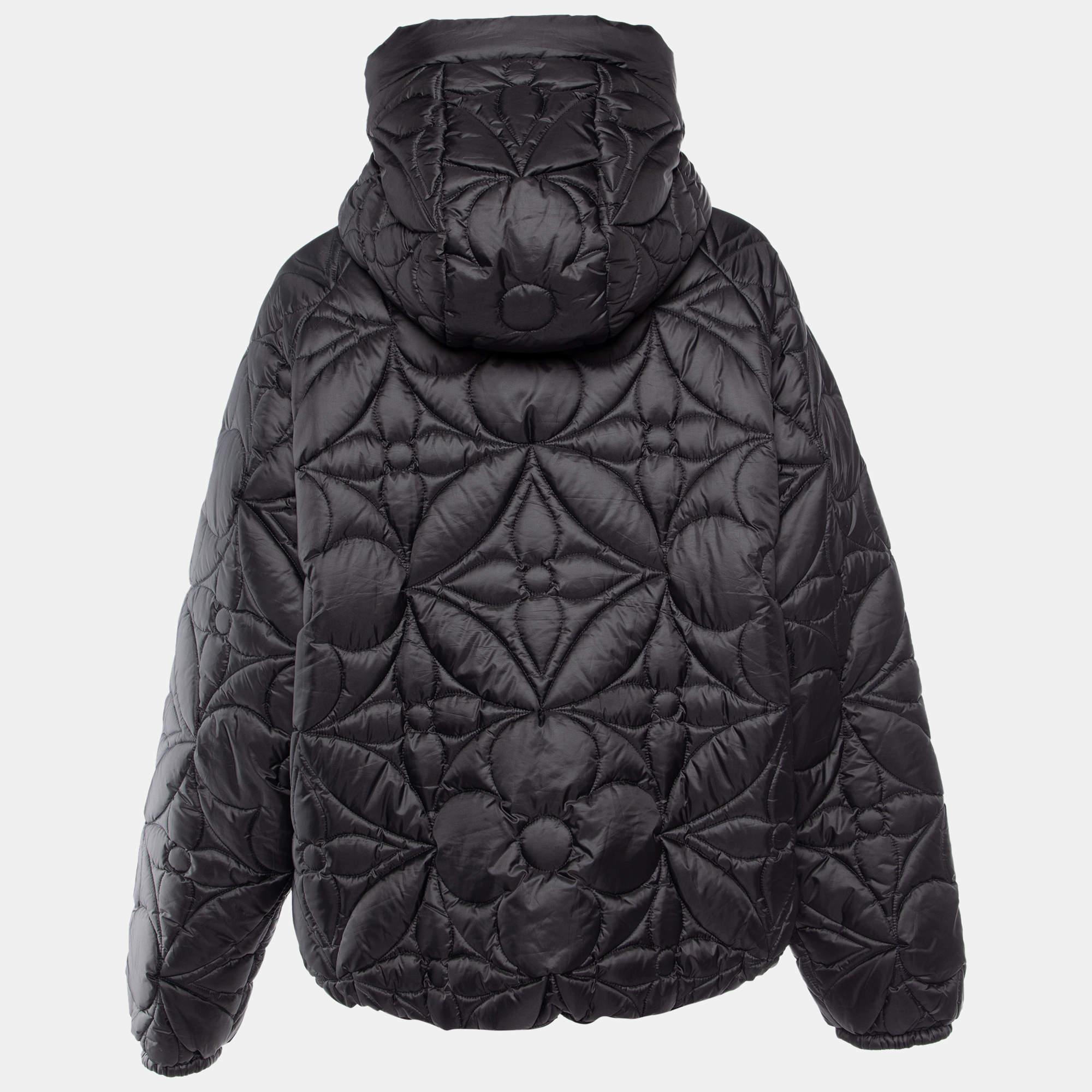 Experience luxury in every seam with this LV puffer jacket. Merging artistry and fashion, it's a piece that adds unmissable charm to your look, defining your unique style.

