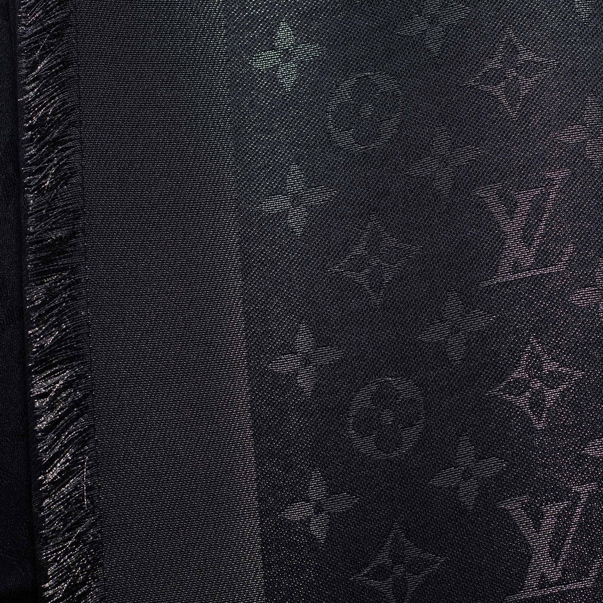 Louis Vuitton Black Monogram Shine Shawl In Excellent Condition In Dubai, Al Qouz 2