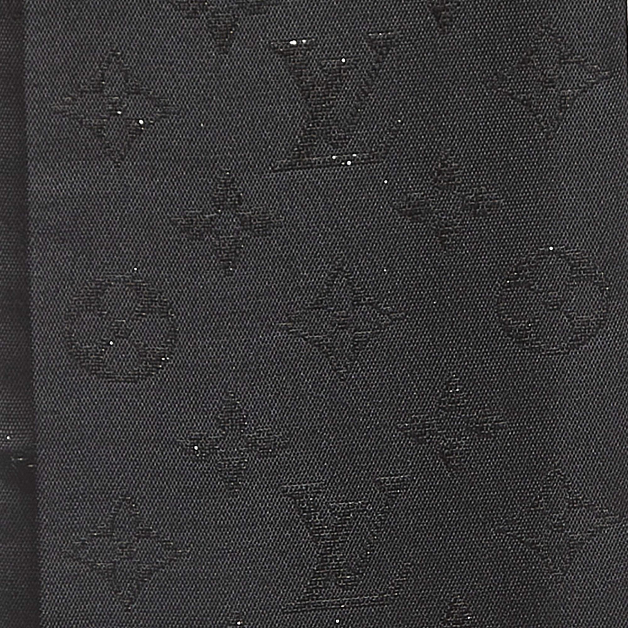 Noir Louis Vuitton écharpe bandeau à franges en soie noire avec monogramme en vente