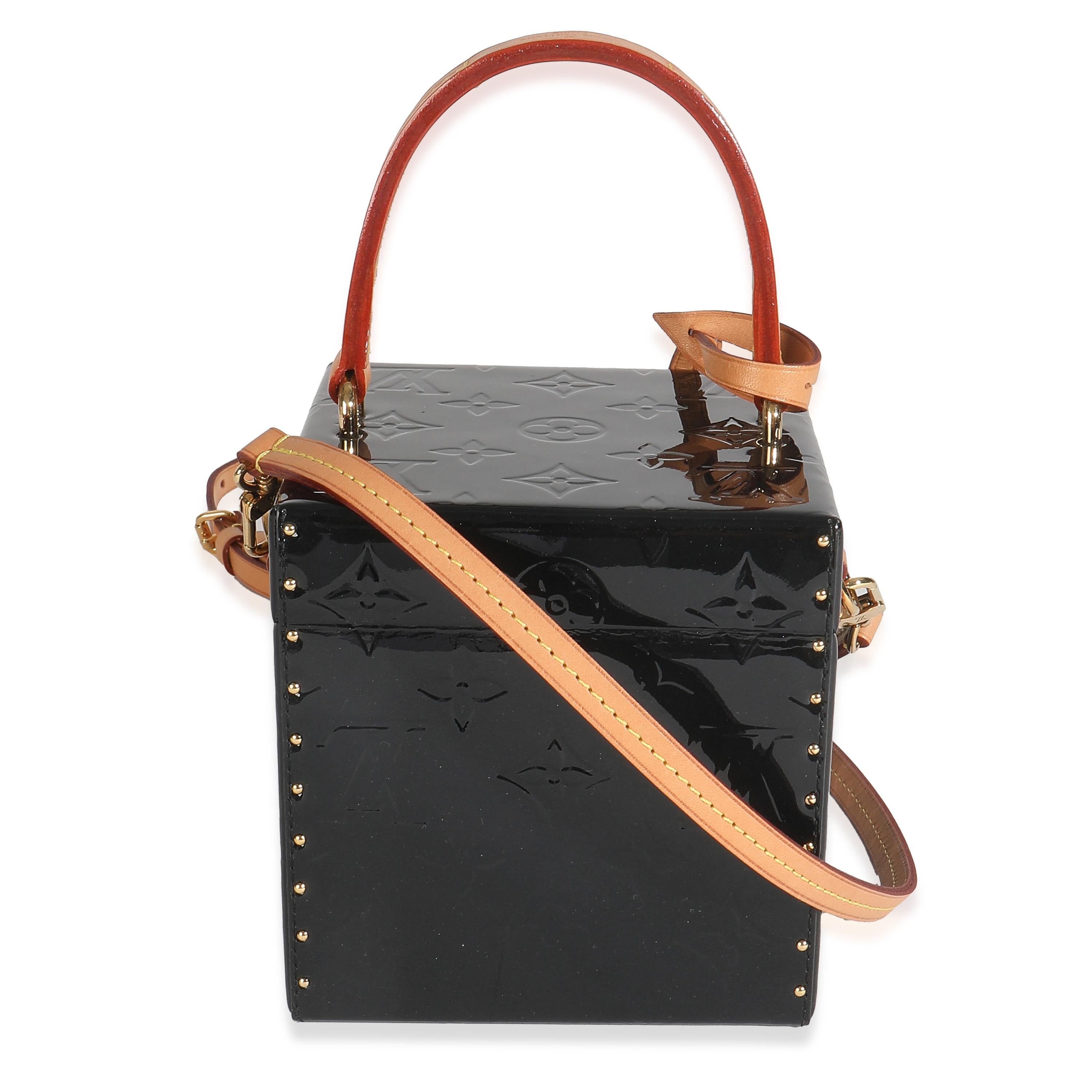 Listing Title: Louis Vuitton Black Monogram Vernis Bleecker Box
SKU: 148162
MSRP: 3150.00 USD
Condition: Pre-owned 
Handbag Condition: Very Good
Condition Comments: Item is in very good condition with minor signs of wear.  Light discoloration along