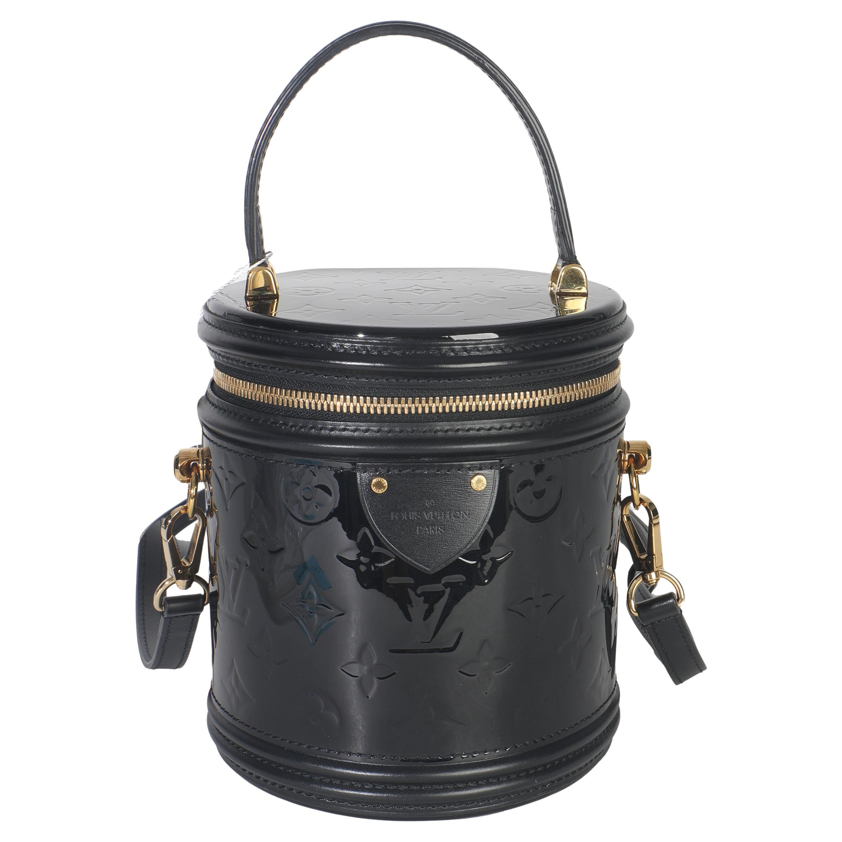 Louis Vuitton Monogram Vernis Shoulder Bag - 19 For Sale on 