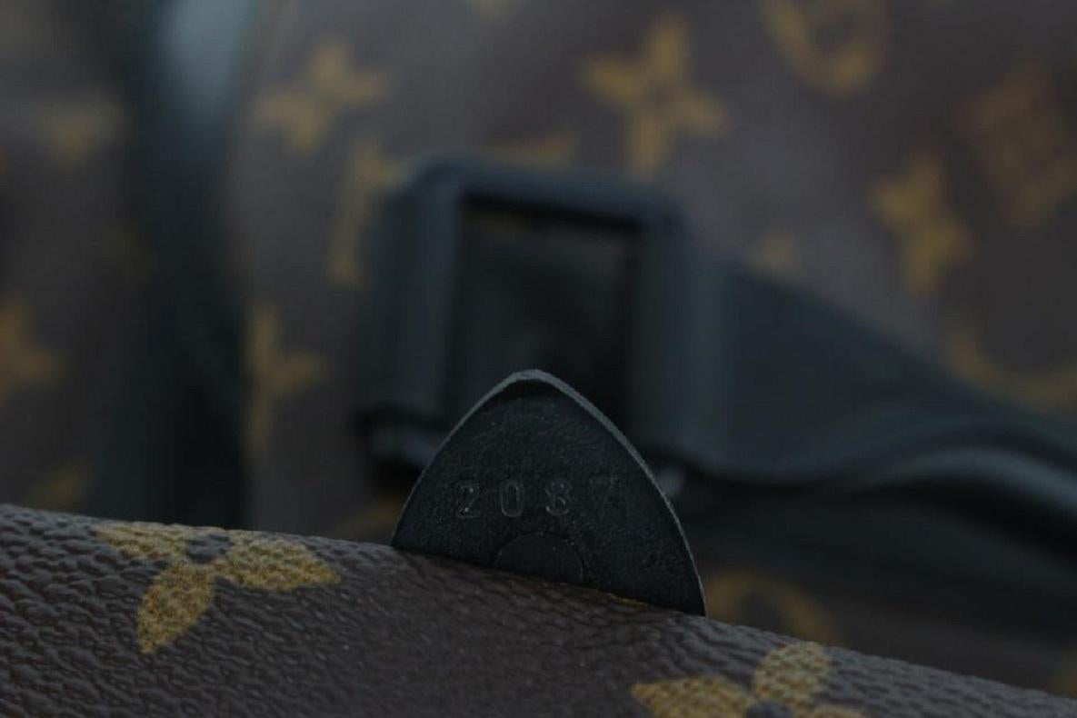 Louis Vuitton Black Monogram Waterproof Keepall Bandouliere 55 Duffle Bag 812lv4 In Good Condition In Dix hills, NY
