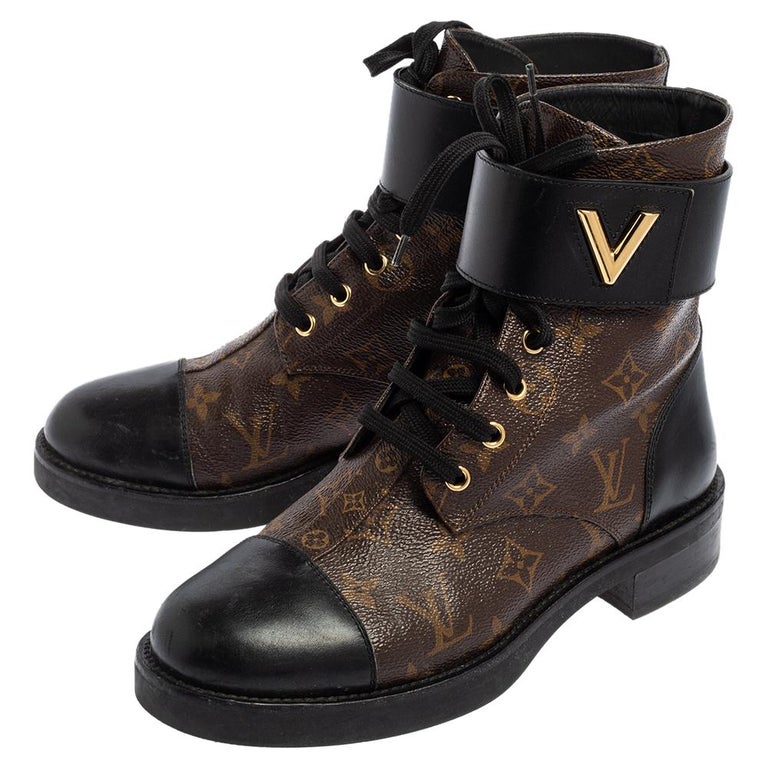 Louis Vuitton Black Leather Wonderland Ranger Ankle Length Combat Boots  Size 40 at 1stDibs