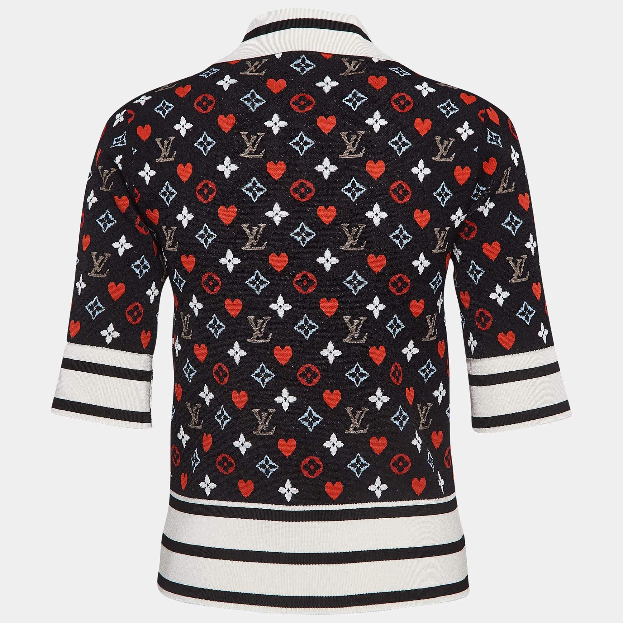 Polo t-shirts have always been a classic pick for anyone. This iteration is tailored using the best fabrics for a comfortable fit. Complete your casual look with a pair of shorts and sneakers.

