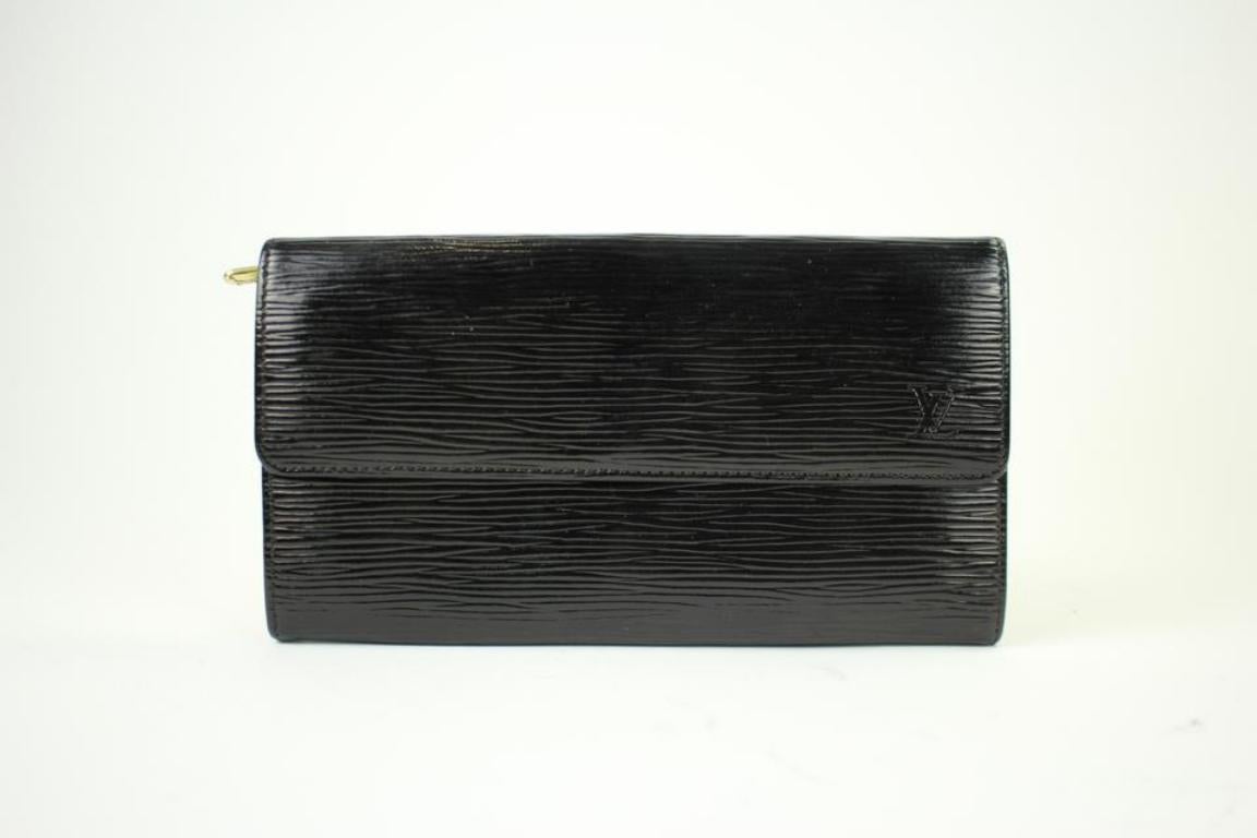 Louis Vuitton Black Noir Electric Epi Sarah Bifold 30lva3117 Wallet In Excellent Condition In Forest Hills, NY