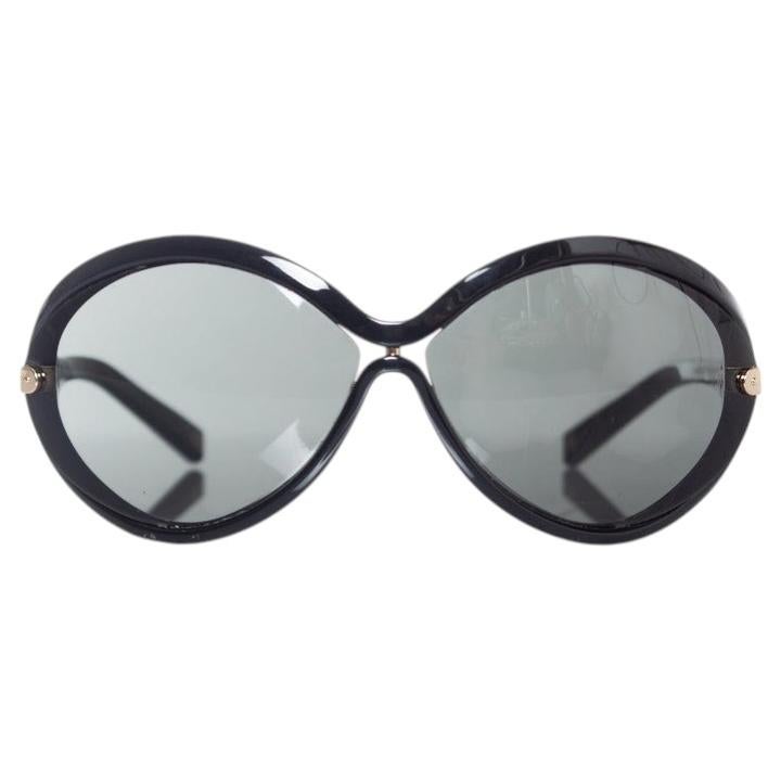 Louis Vuitton, Black oval sunglasses