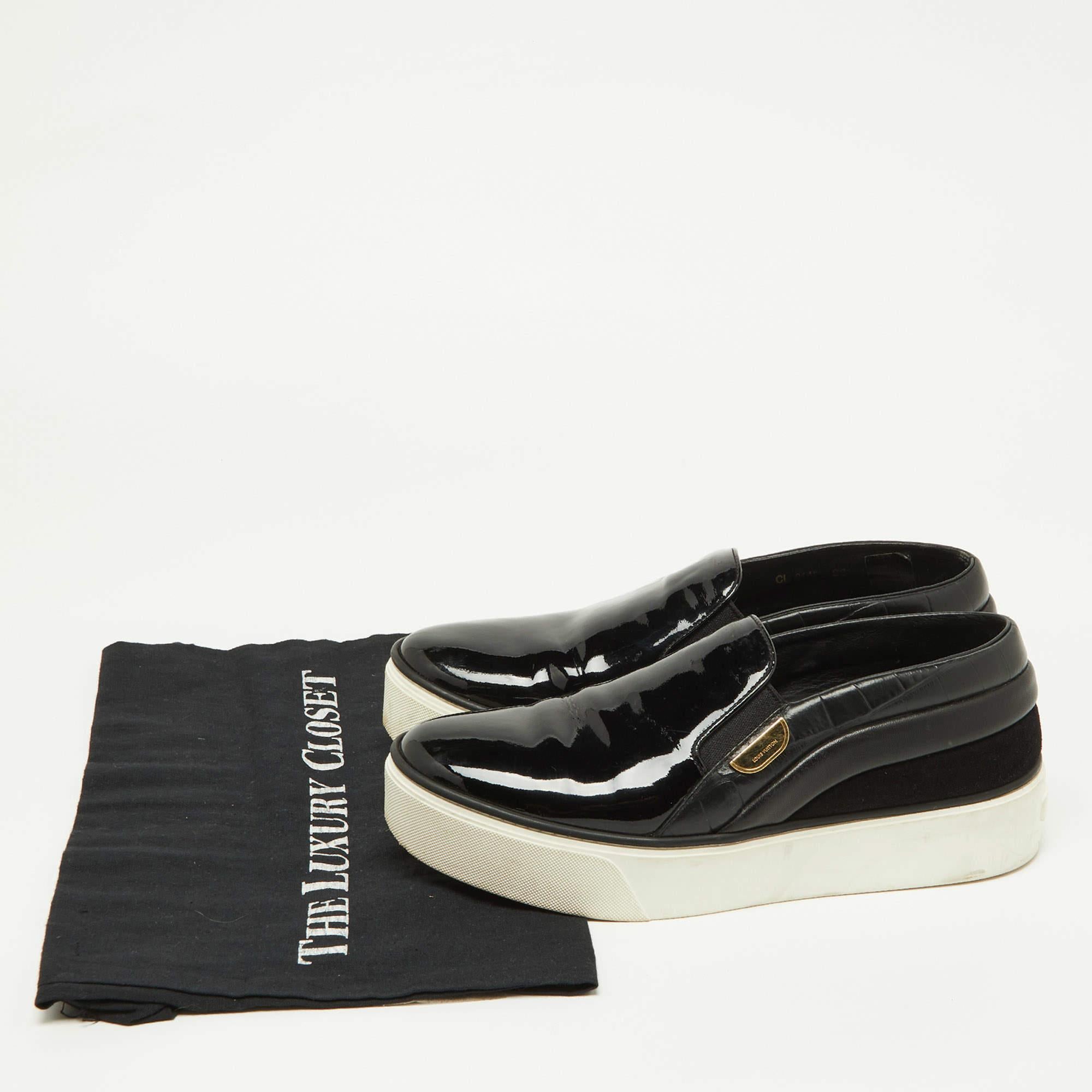 Louis Vuitton - Sneakers da passerella in pelle e vernice nera - misura 38,5 in vendita 3