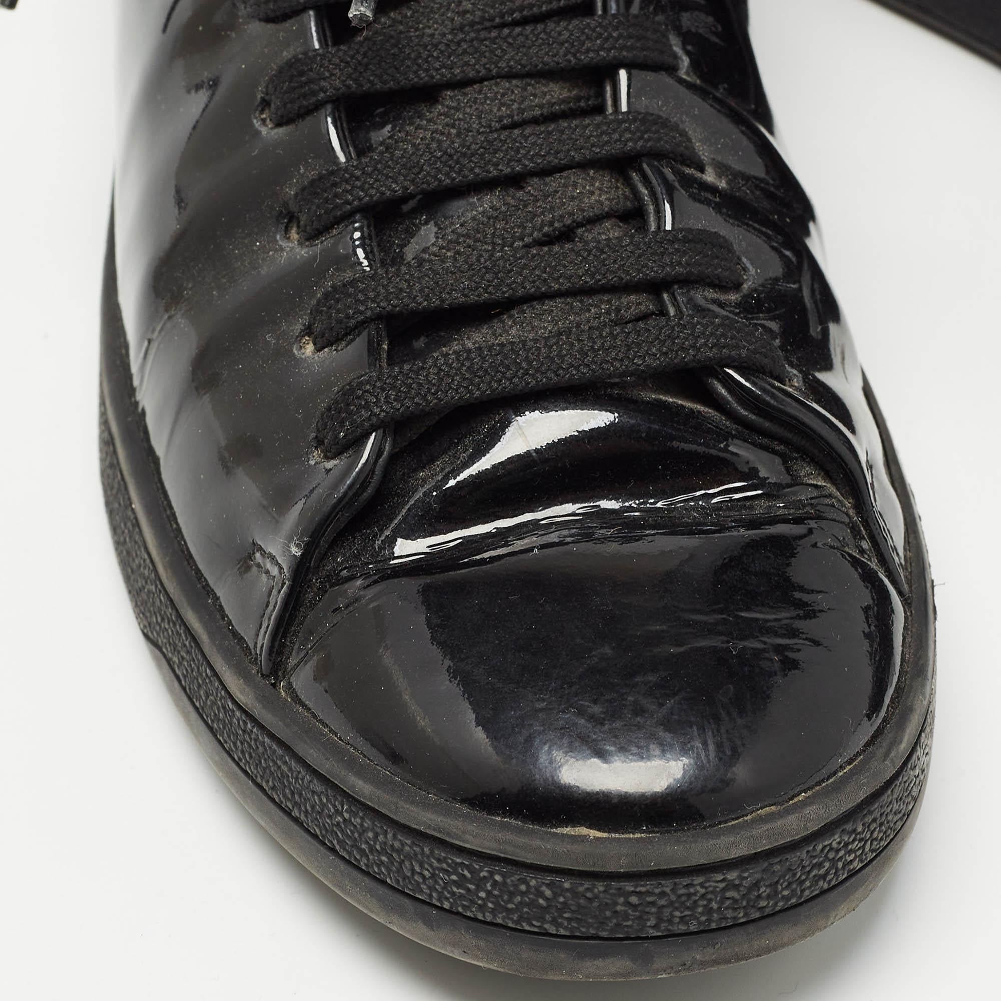 Louis Vuitton Patent Black Frontrow  Baskets Taille 35 en vente 3
