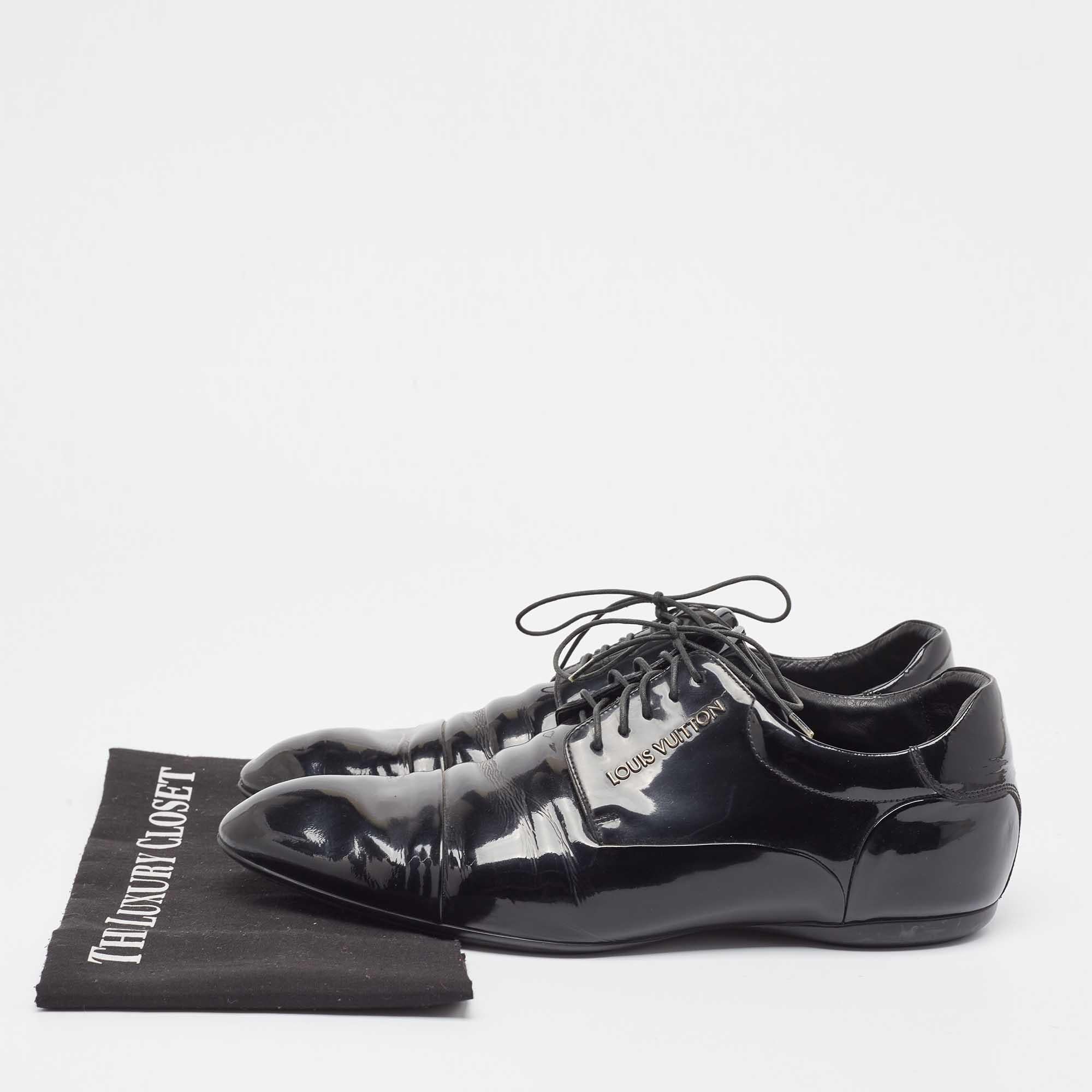 Louis Vuitton Oxford à lacets noirs, taille 43 en vente 4