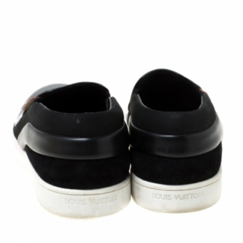 Donna Louis Vuitton - Sneakers Slip On con borchie in pelle e camoscio nero - misura 36.5 in vendita