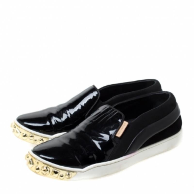 Louis Vuitton - Sneakers Slip On con borchie in pelle e camoscio nero - misura 36.5 in vendita 2