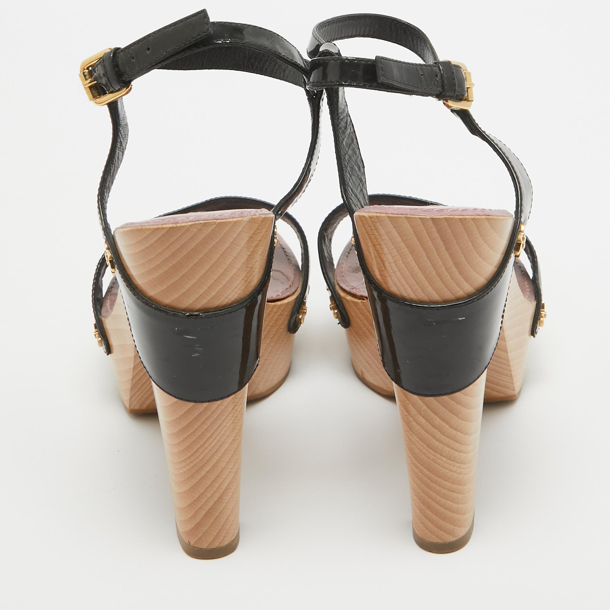 De las mujeres Louis Vuitton Negro Charol  Sandalias con correa en el tobillo talla 38 en venta