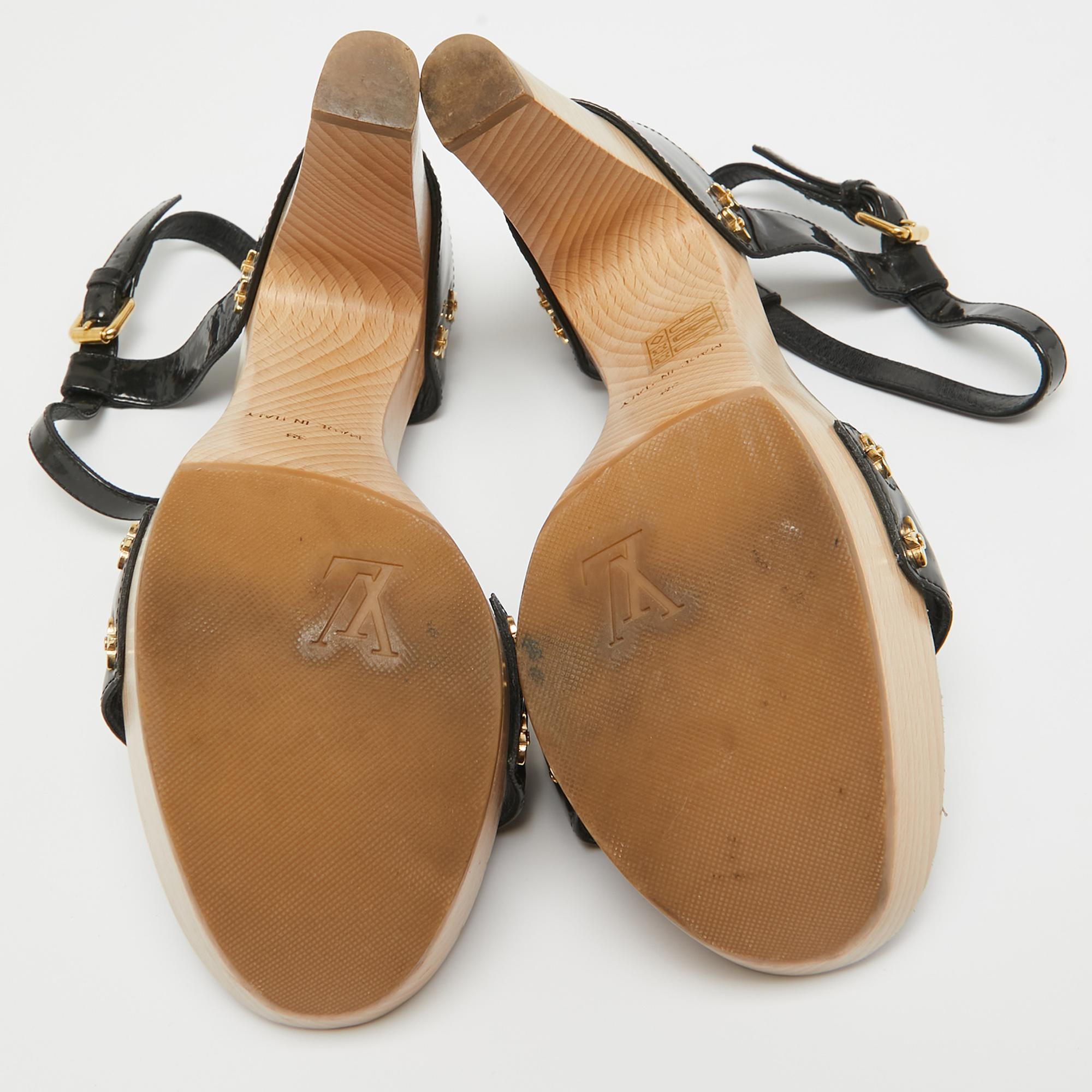 Louis Vuitton Negro Charol  Sandalias con correa en el tobillo talla 38 en venta 1