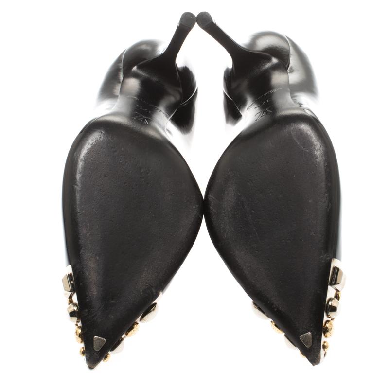 Louis Vuitton Black Patent Leather Bernice Studded Pointed Toe Pumps Size 37.5 In Good Condition In Dubai, Al Qouz 2