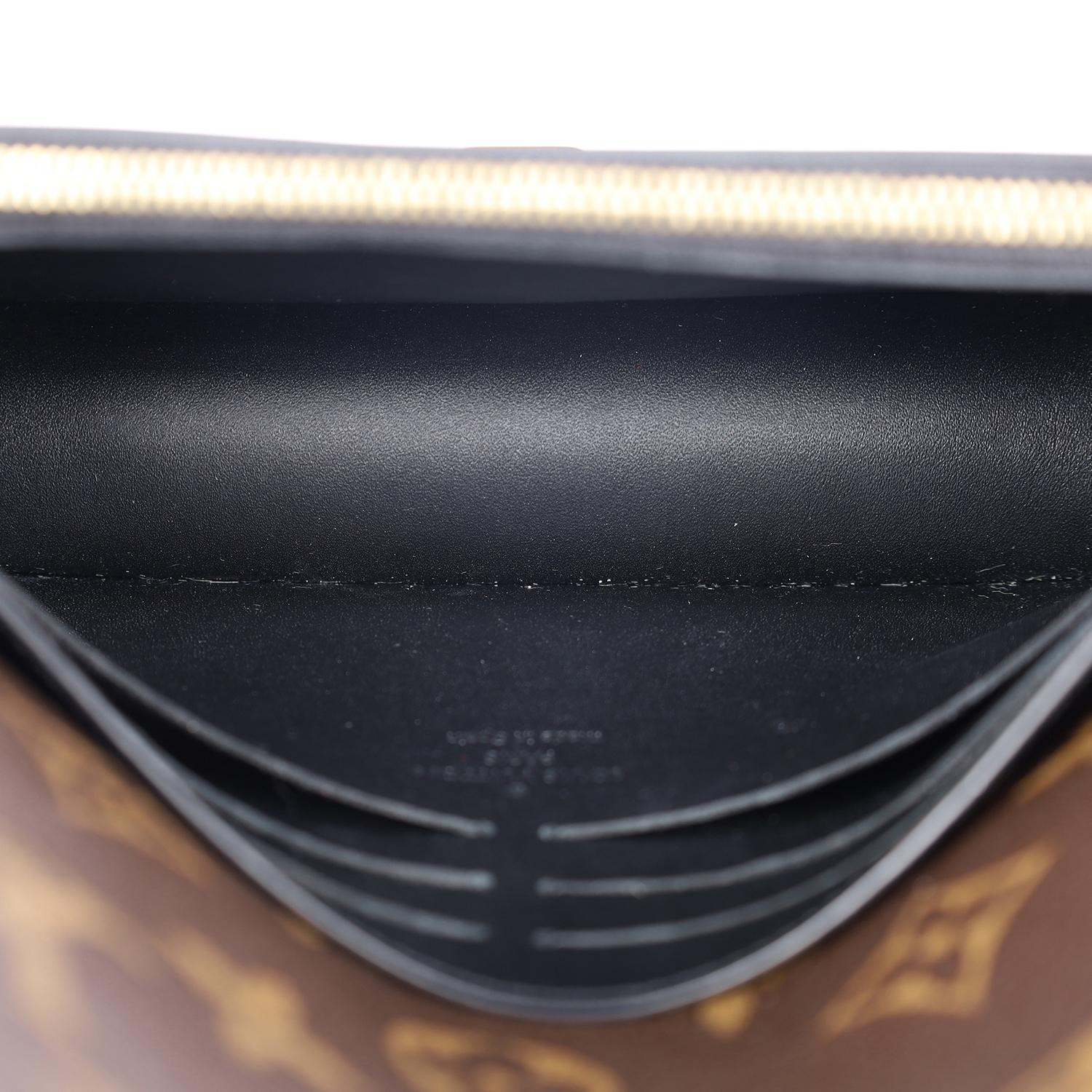 Louis Vuitton Black Patent Leather Calfskin Monogram Cherrywood Chain Wallet For Sale 11