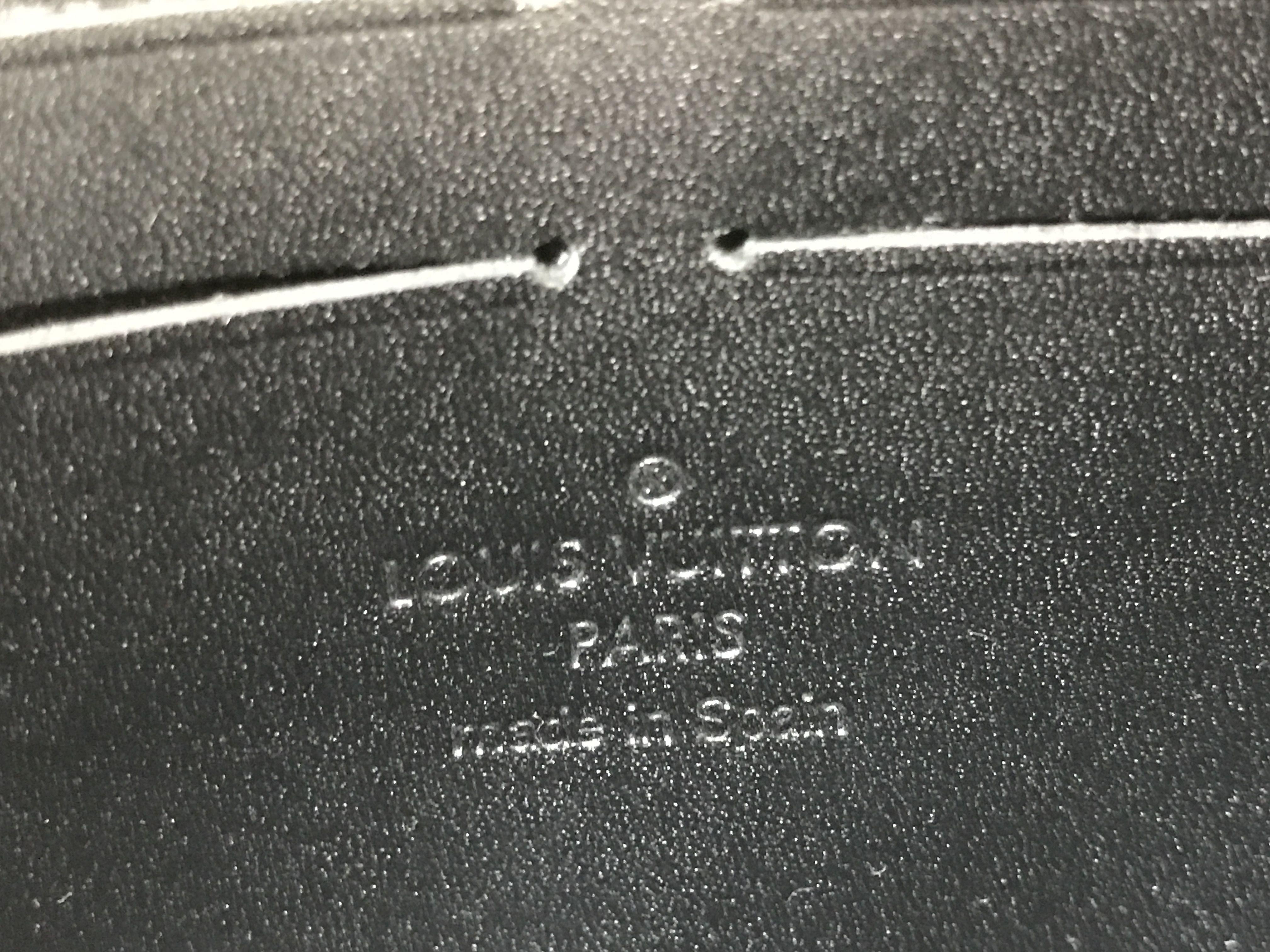Louis Vuitton Black Patent Leather Calfskin Monogram Cherrywood Chain Wallet For Sale 12
