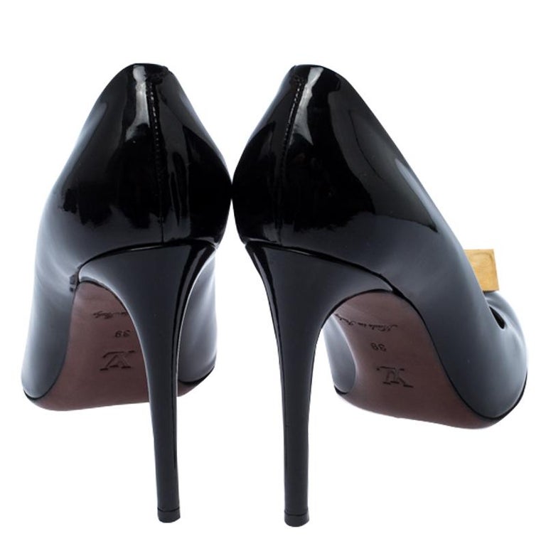 Louis Vuitton Black Patent Leather Cube Pumps Size 39 For Sale at 1stdibs