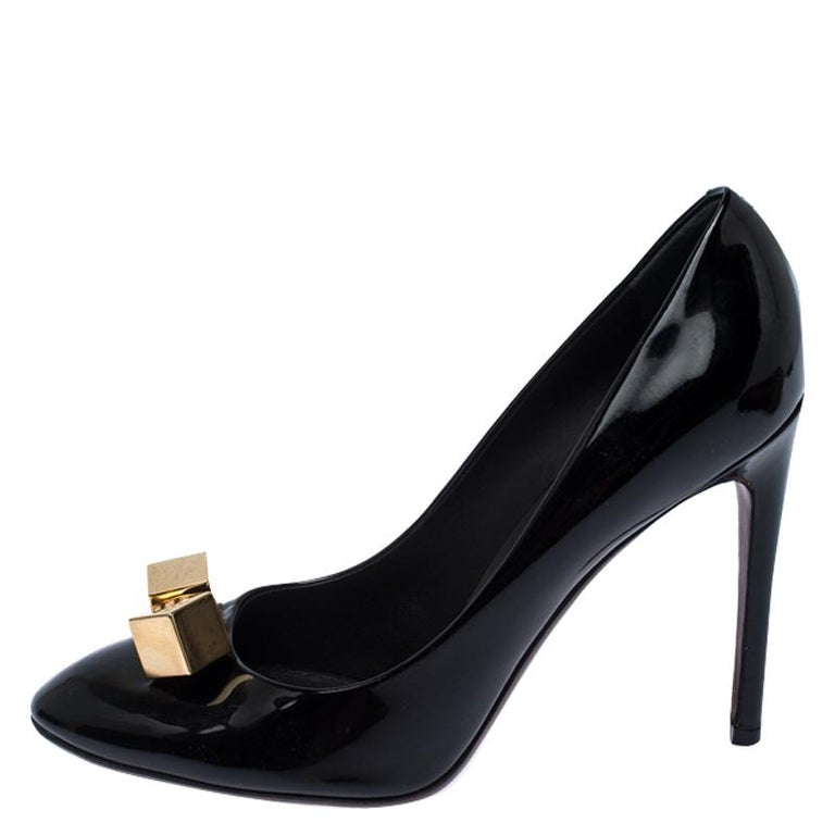 Louis Vuitton Black Patent Leather Cube Pumps Size 39 For Sale at 1stdibs