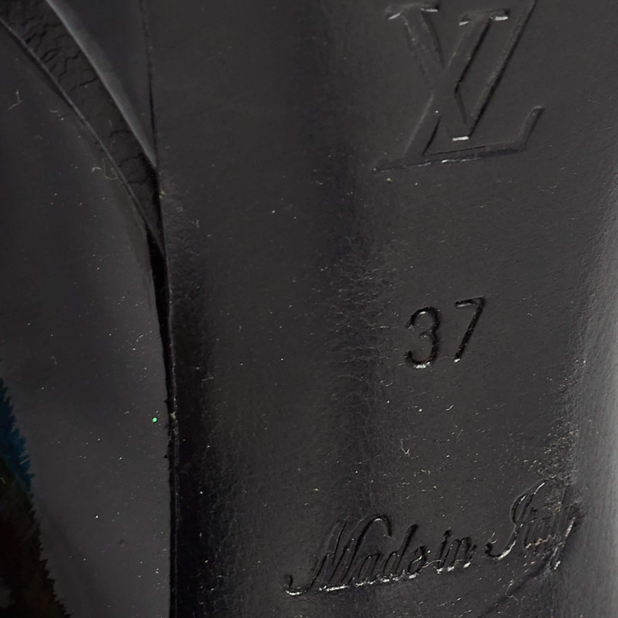 Louis Vuitton Black Patent Leather Eyeline Peep Toe Pumps Talla 37 en venta 3