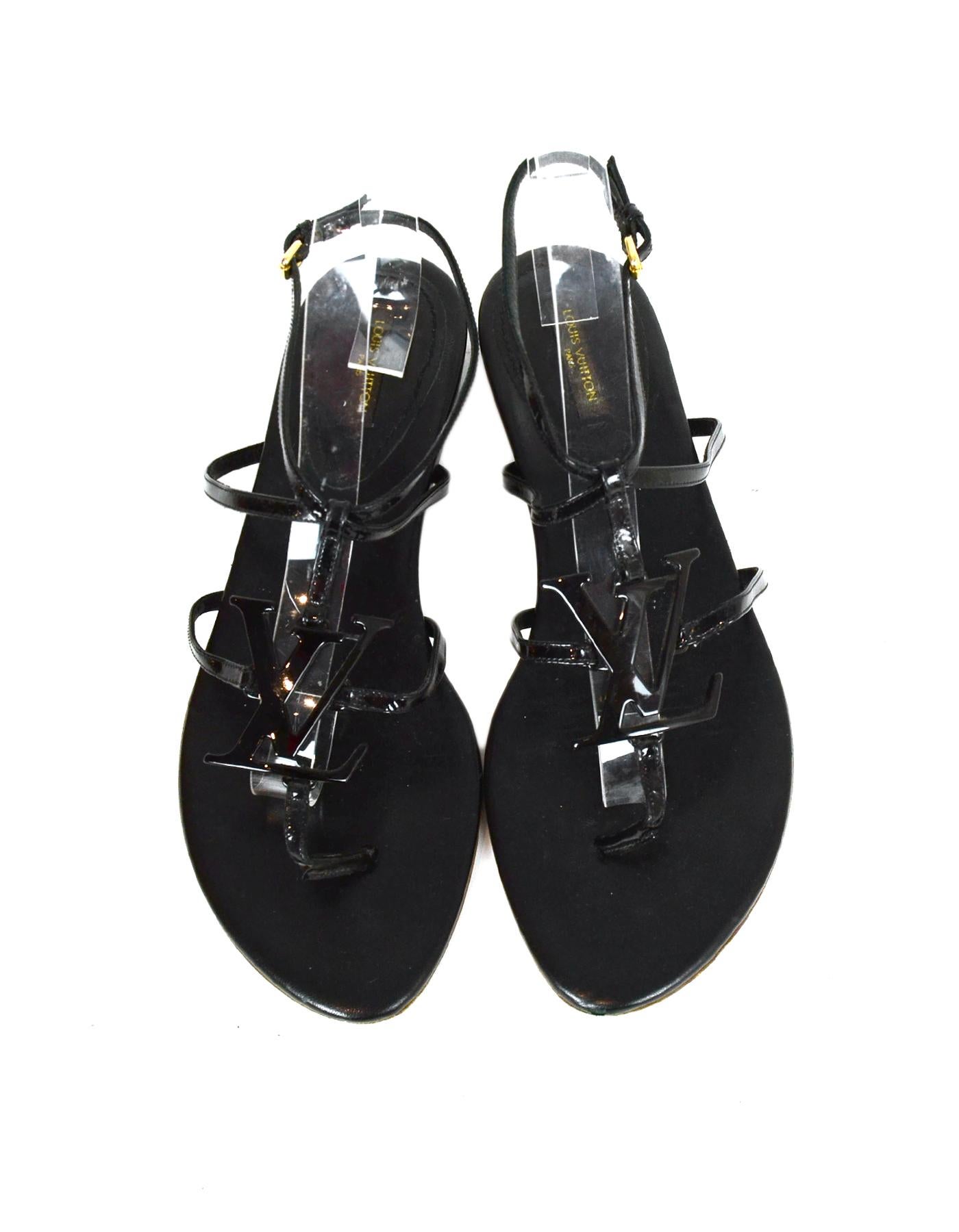 Louis Vuitton Black Patent Leather Flat Sandal w/ Resin LV In Excellent Condition In New York, NY