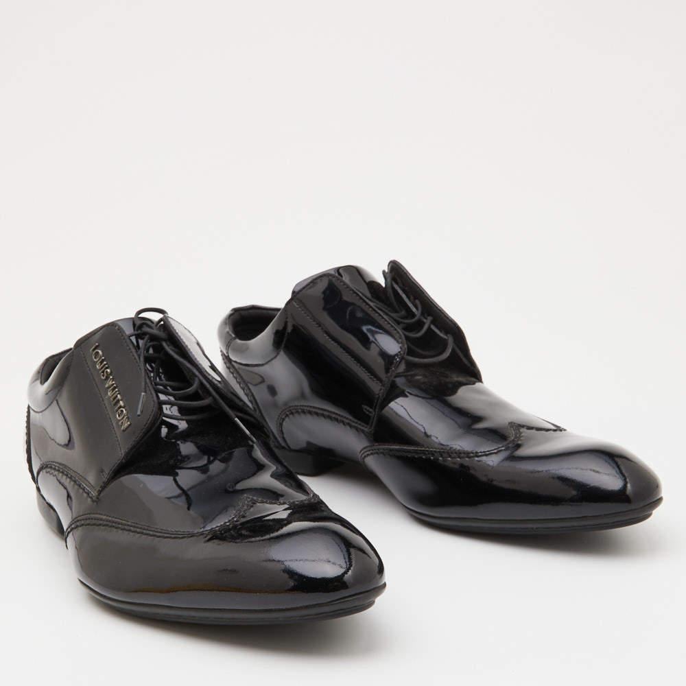 These Louis Vuitton derby shoes are well-crafted from black patent leather and feature lace-ups and brand detailing. Comfortable insoles and rubber soles complete this must-have pair!

Includes: Original Dustbag