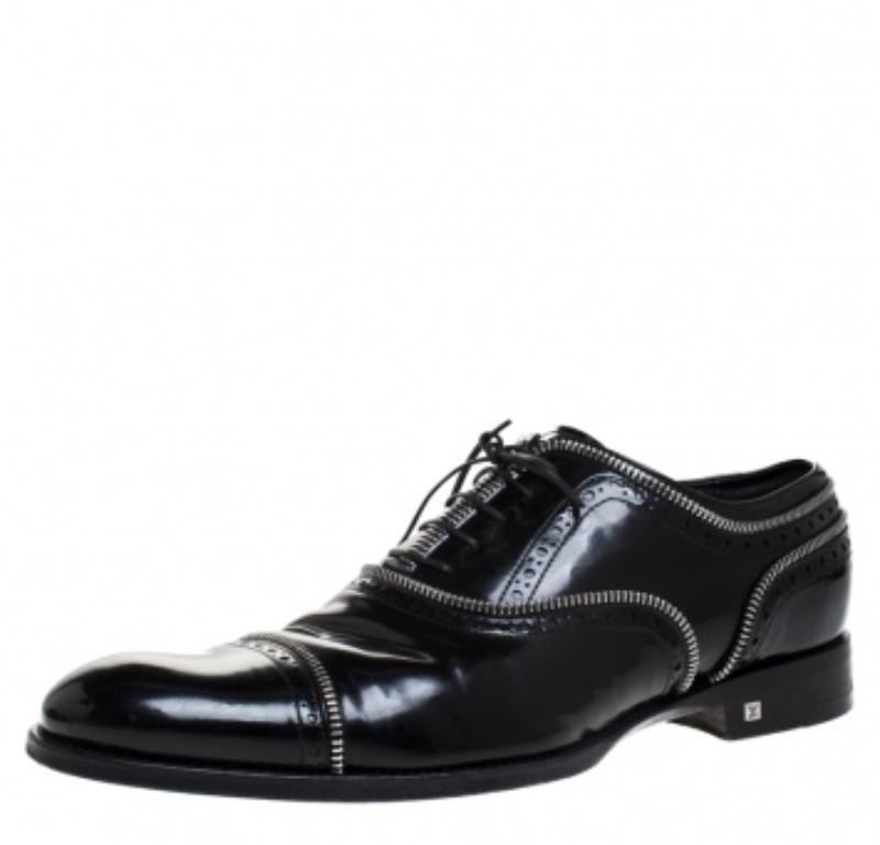 Louis vuitton Black Patent Leather Lace Up Oxfords Size 41.5 In condizioni discrete in vendita a Dubai, Al Qouz 2