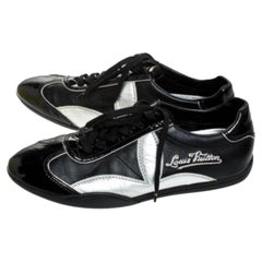 Louis Vuitton Schwarzes Lackleder Leder Low Top Lace Up Sneakers Größe 41