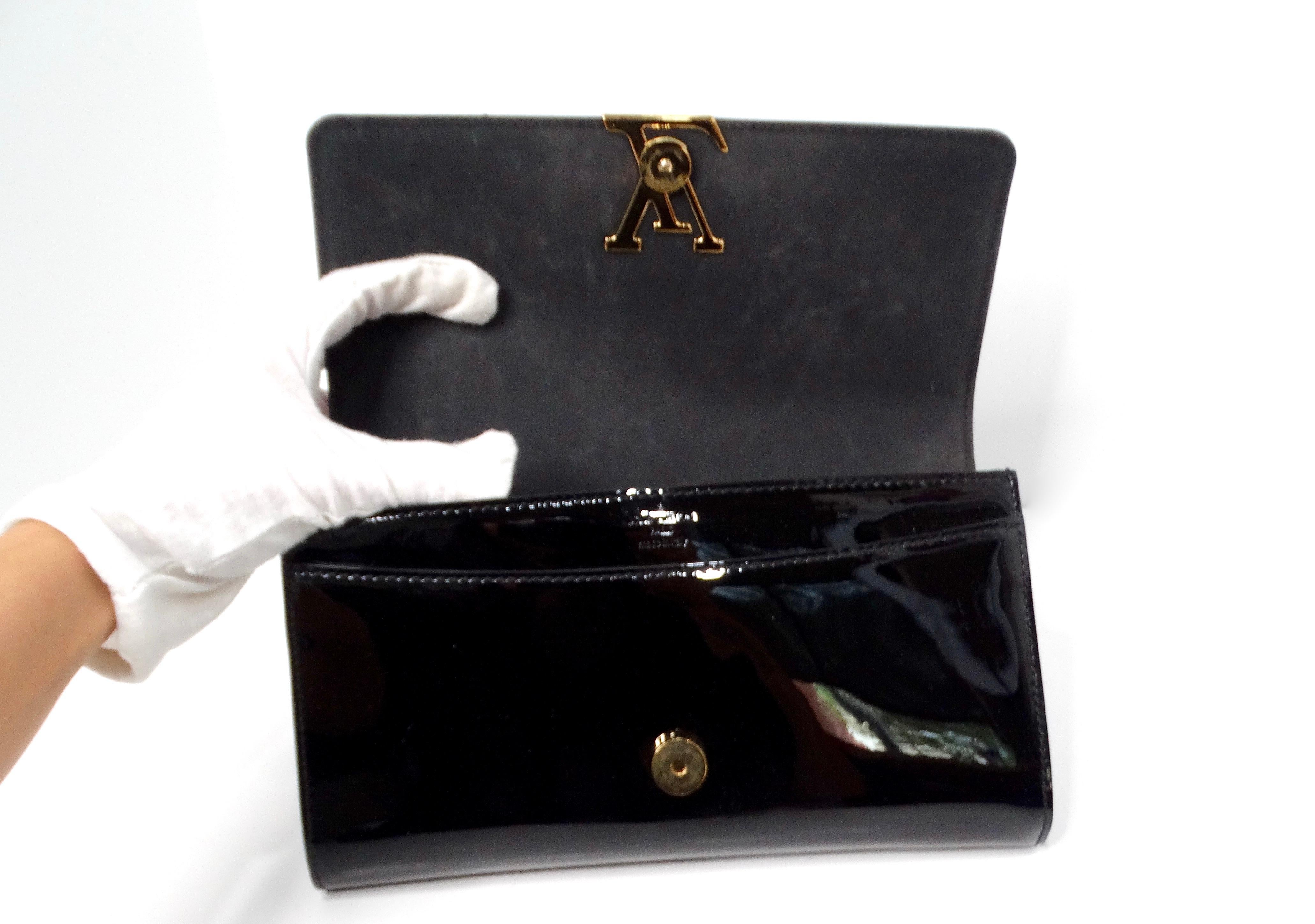 Louis Vuitton Black Patent Leather Louise Clutch in vendita 3